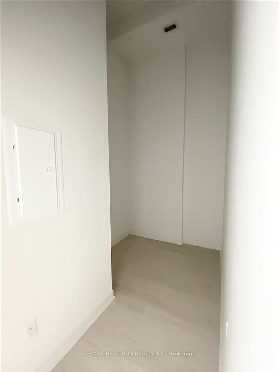 MLS #W12392989 image #5