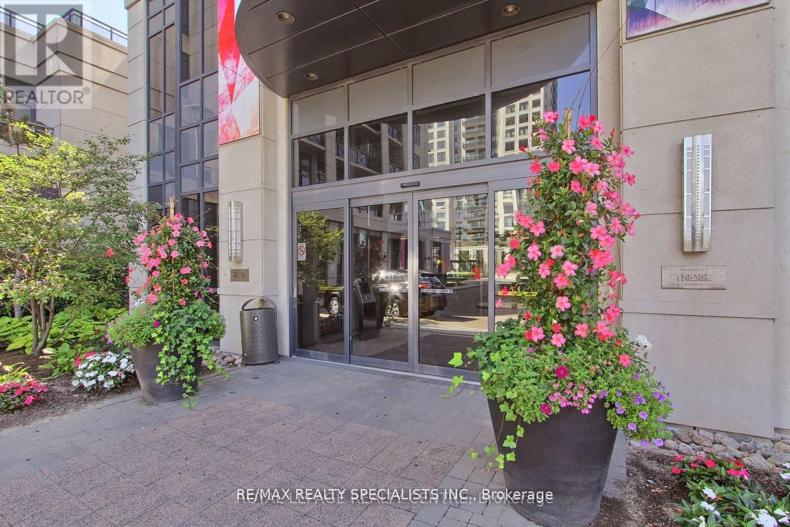 MLS #W12393002 image #5