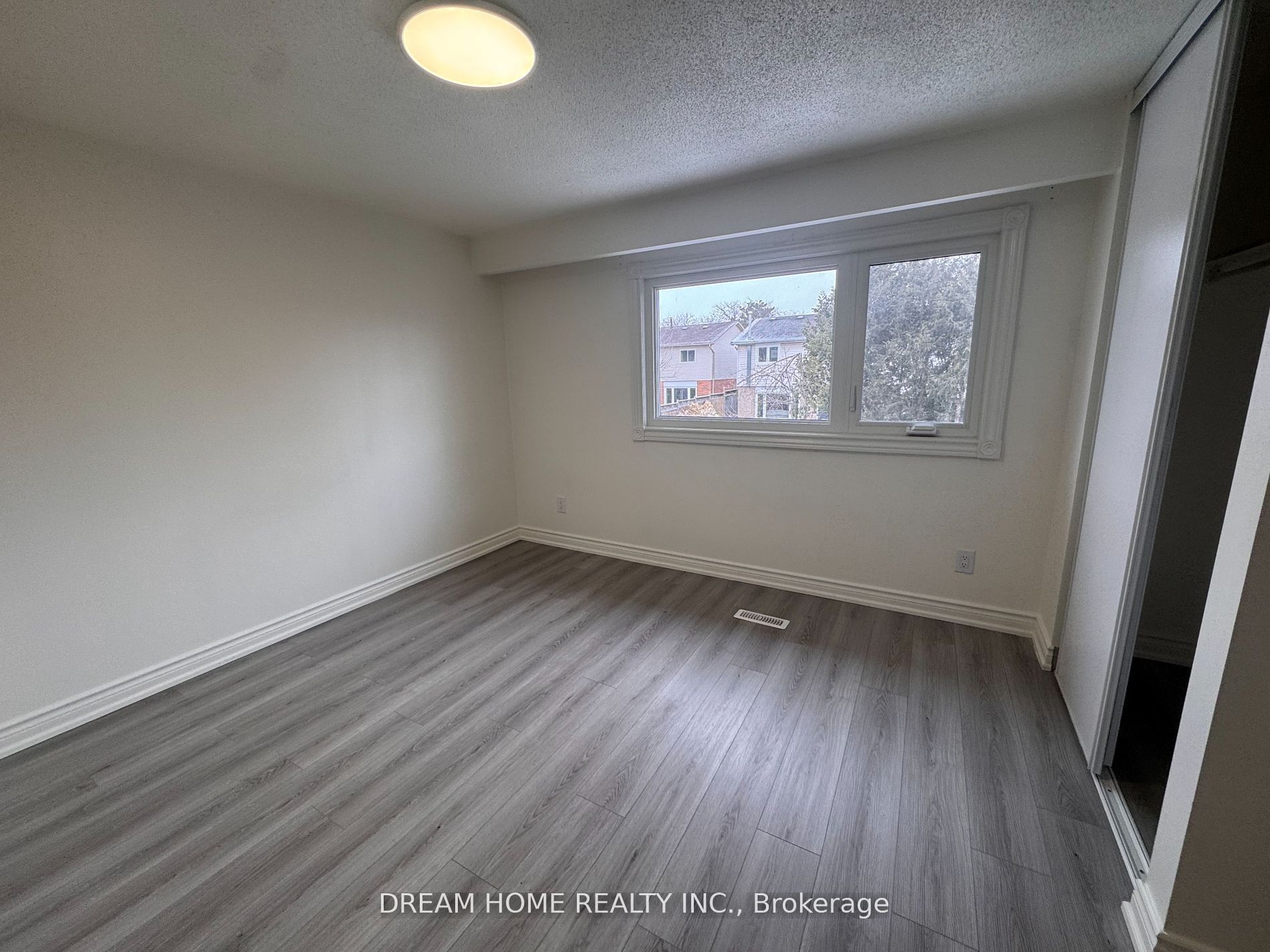 MLS #W12394018 image #18