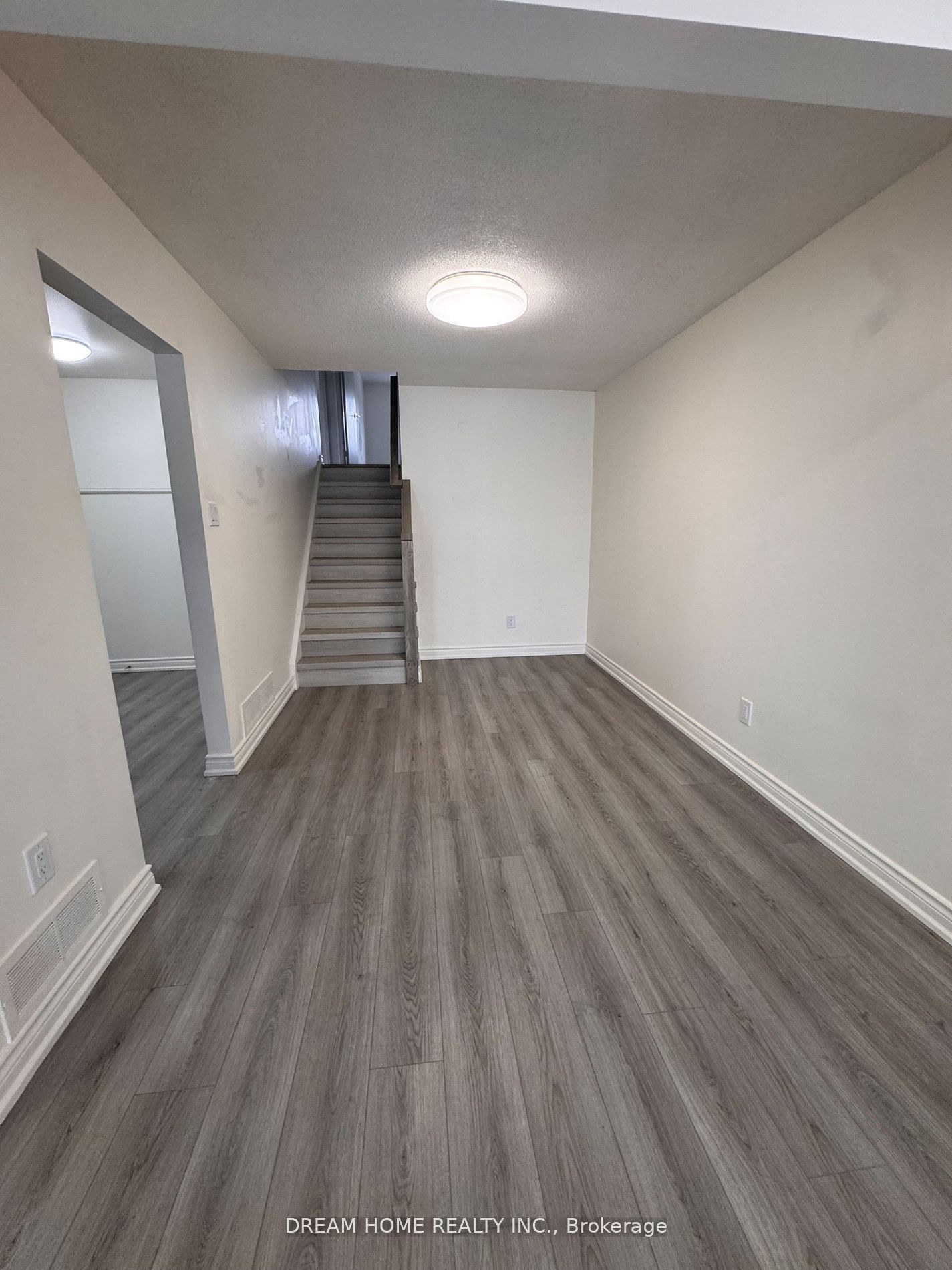 MLS #W12394018 image #8