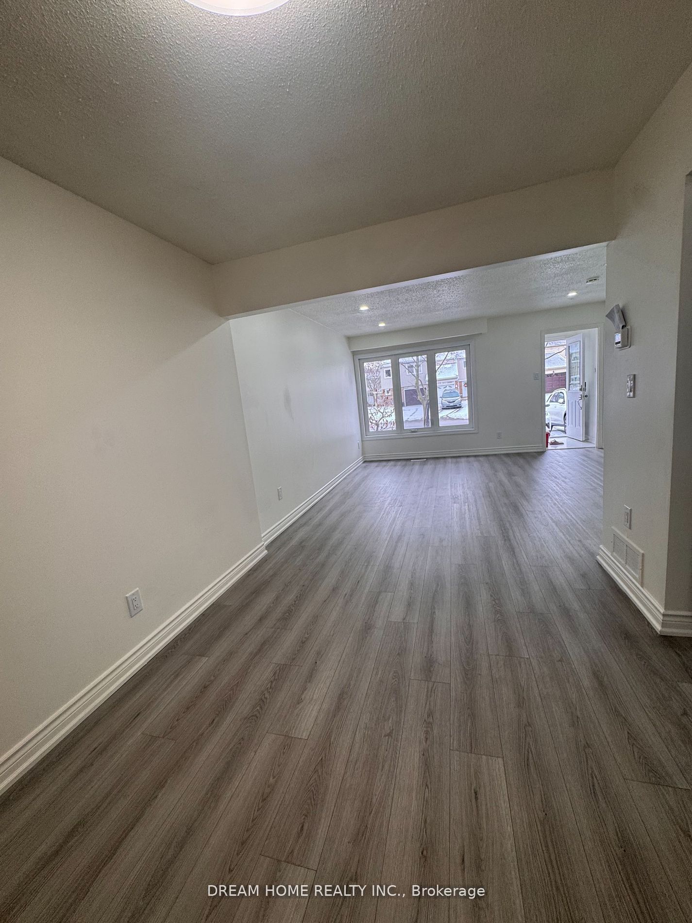 MLS #W12394018 image #9