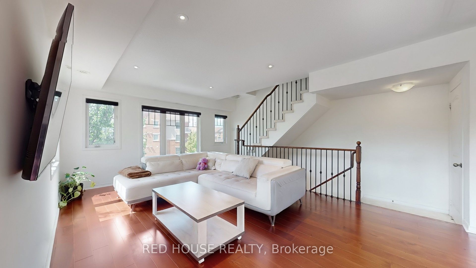 MLS #W12394186 image #1