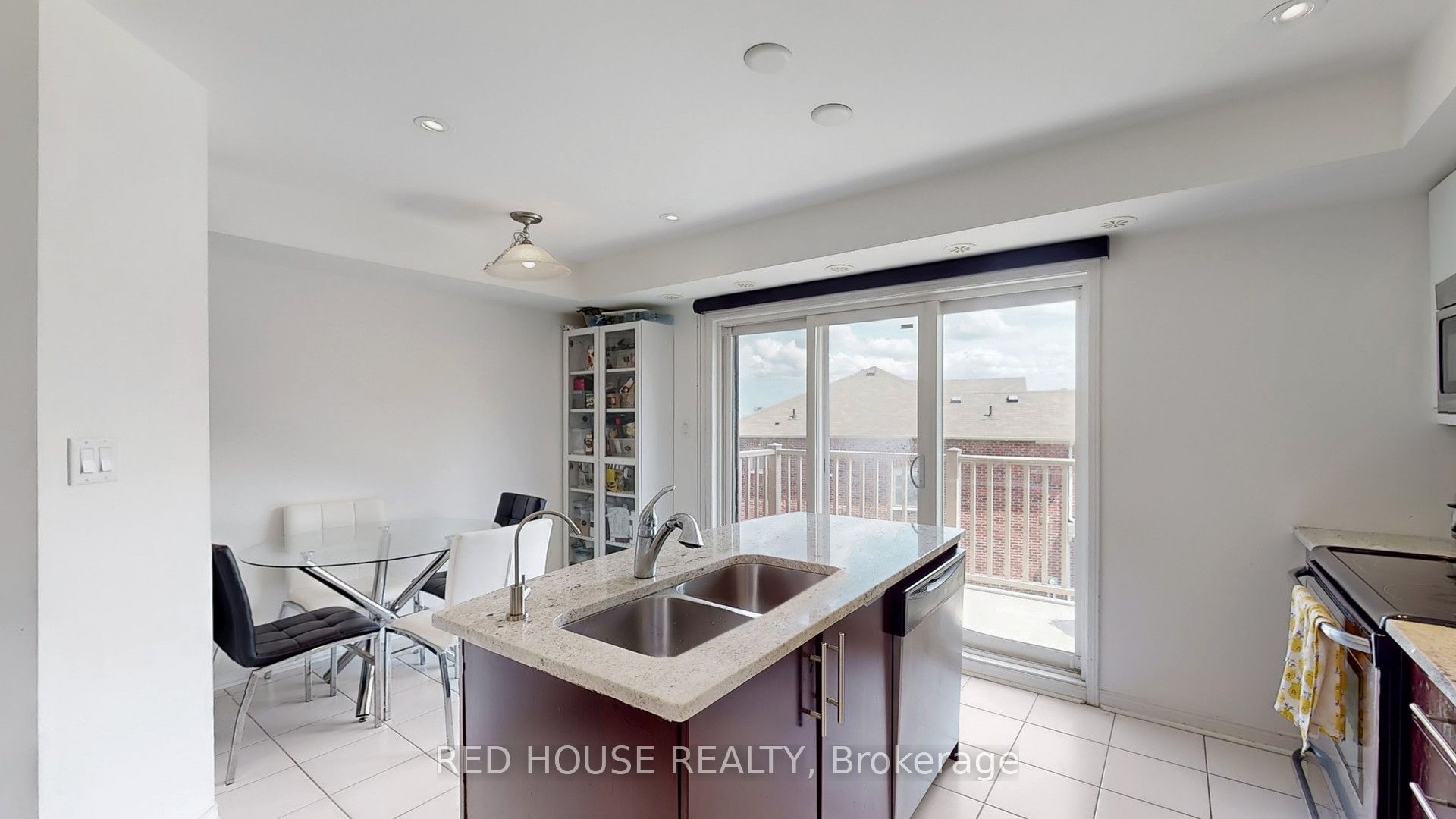 MLS #W12394186 image #11