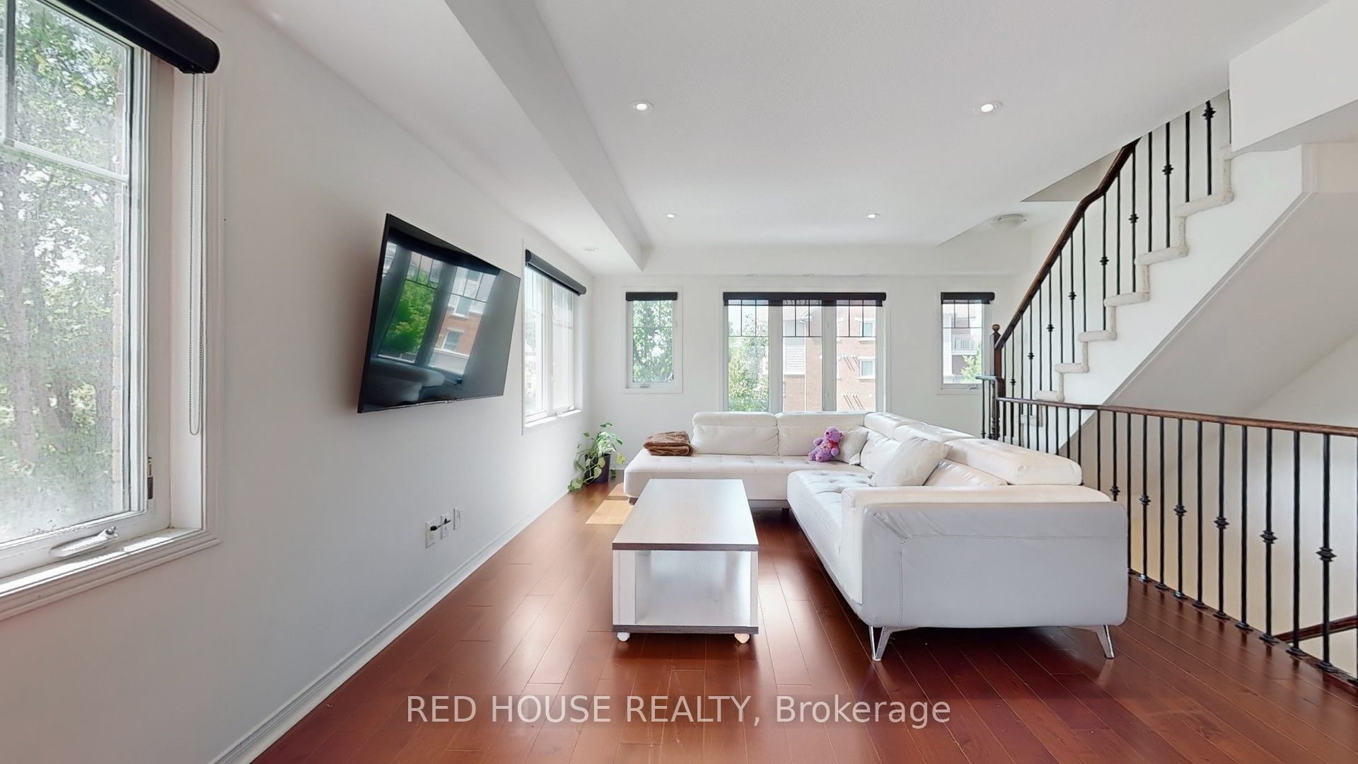 MLS #W12394186 image #2