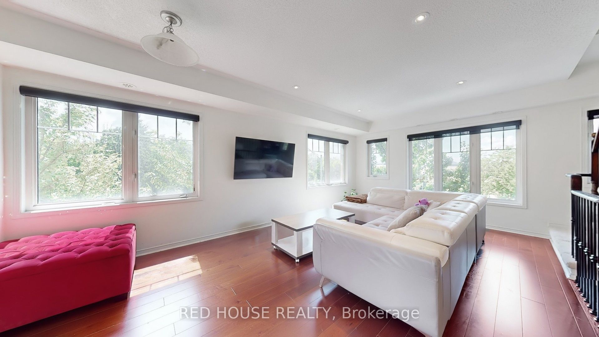 MLS #W12394186 image #3