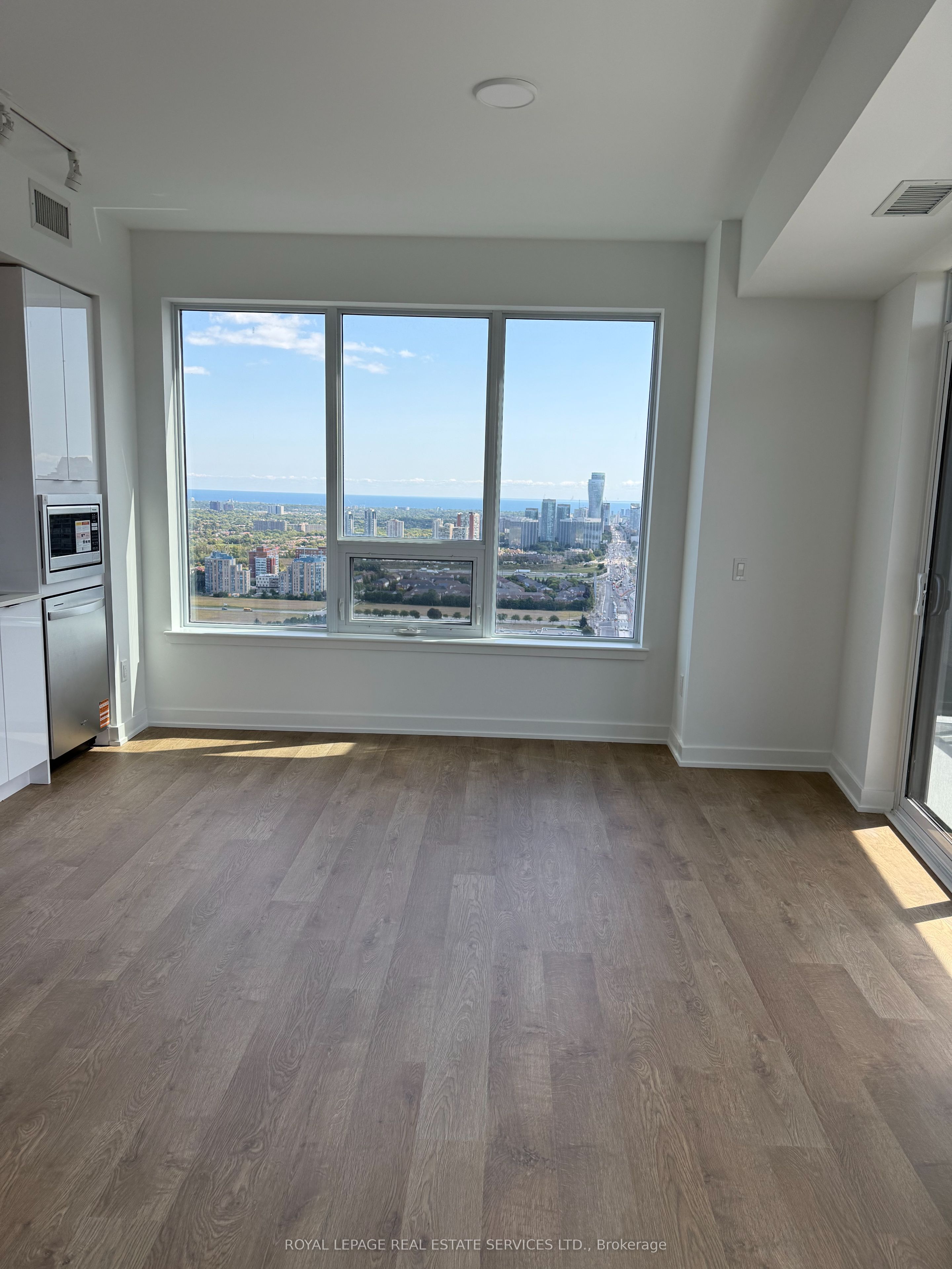 MLS #W12394548 image #4