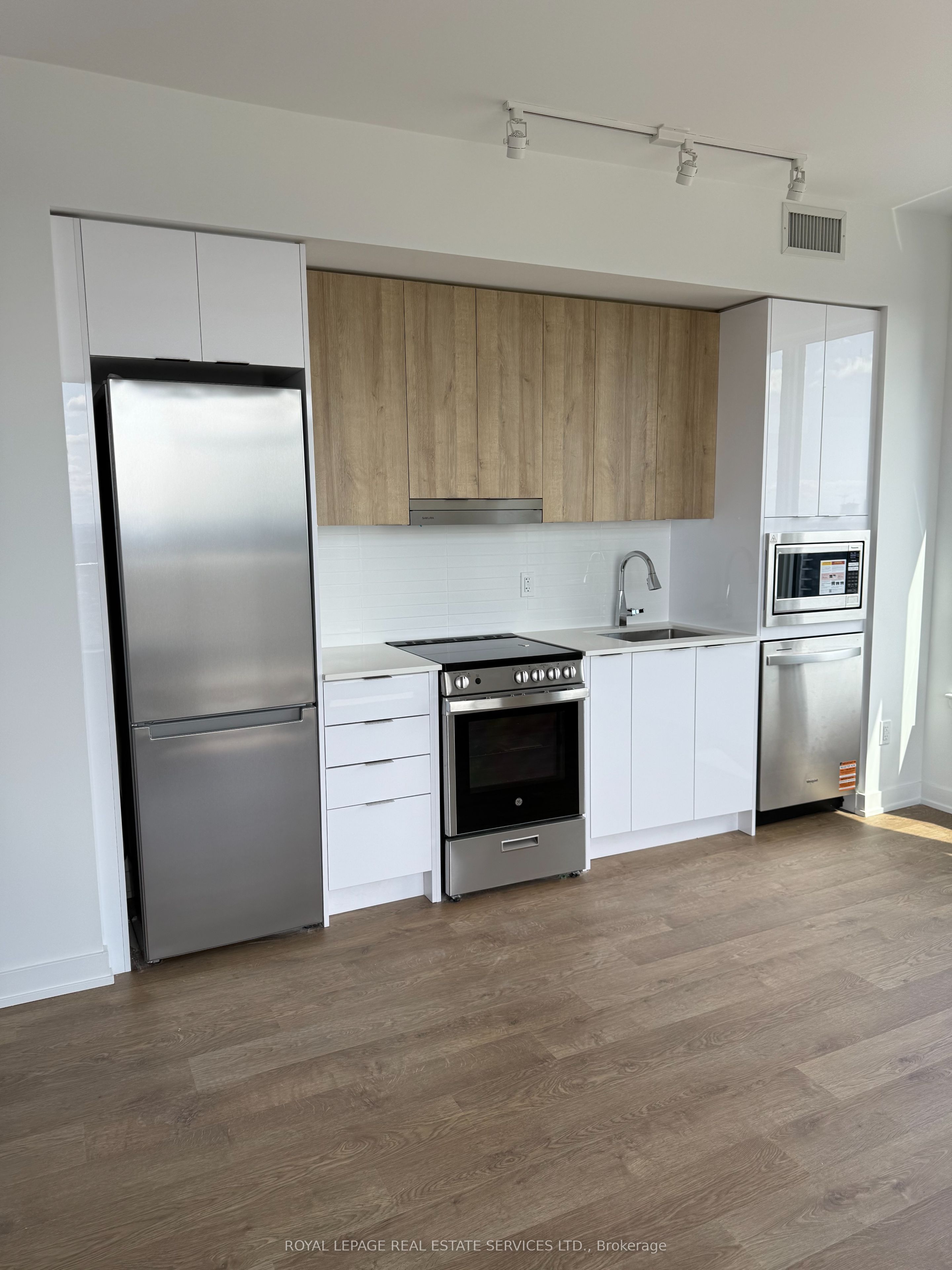 MLS #W12394548 image #6