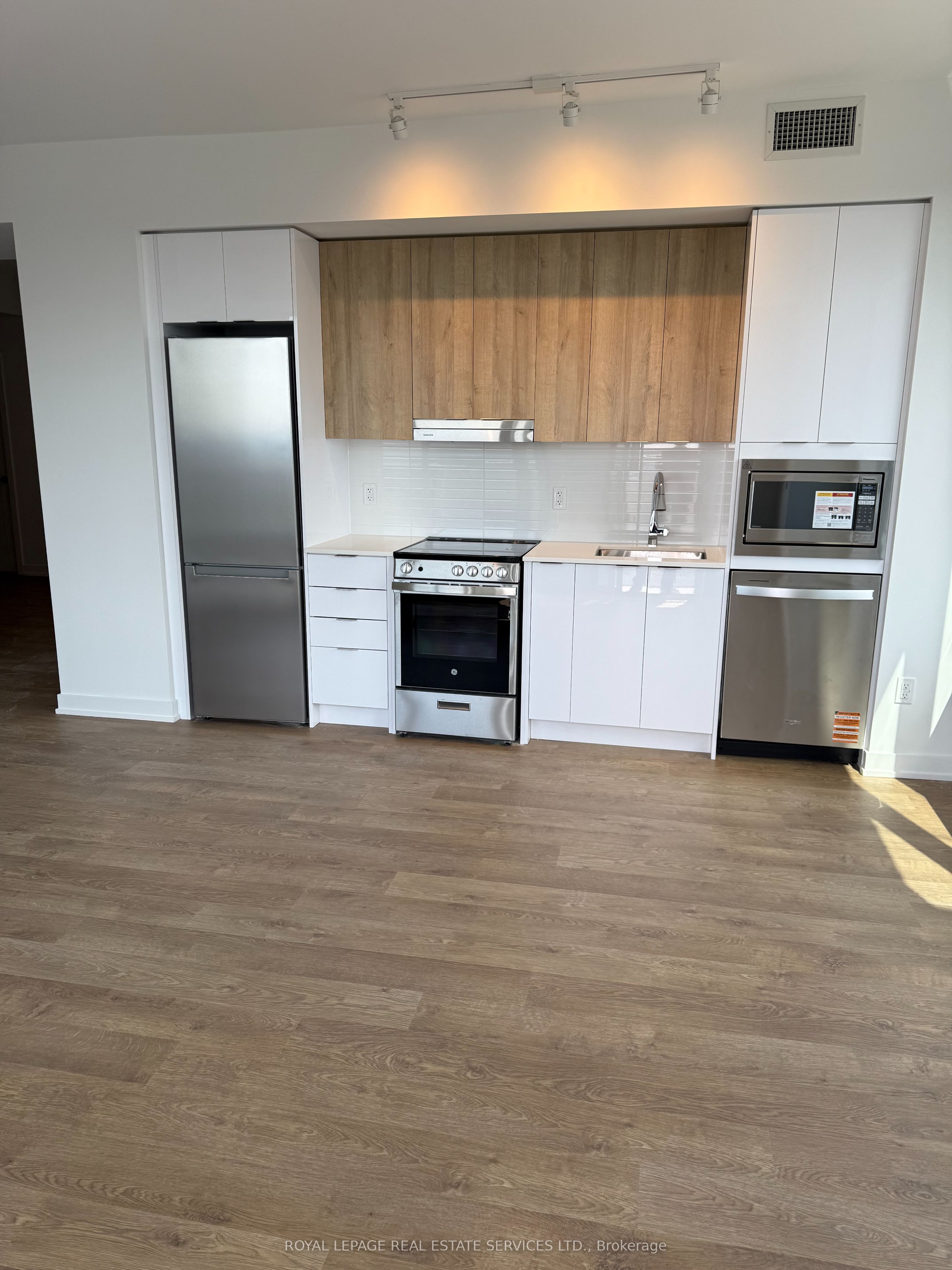 MLS #W12394548 image #9