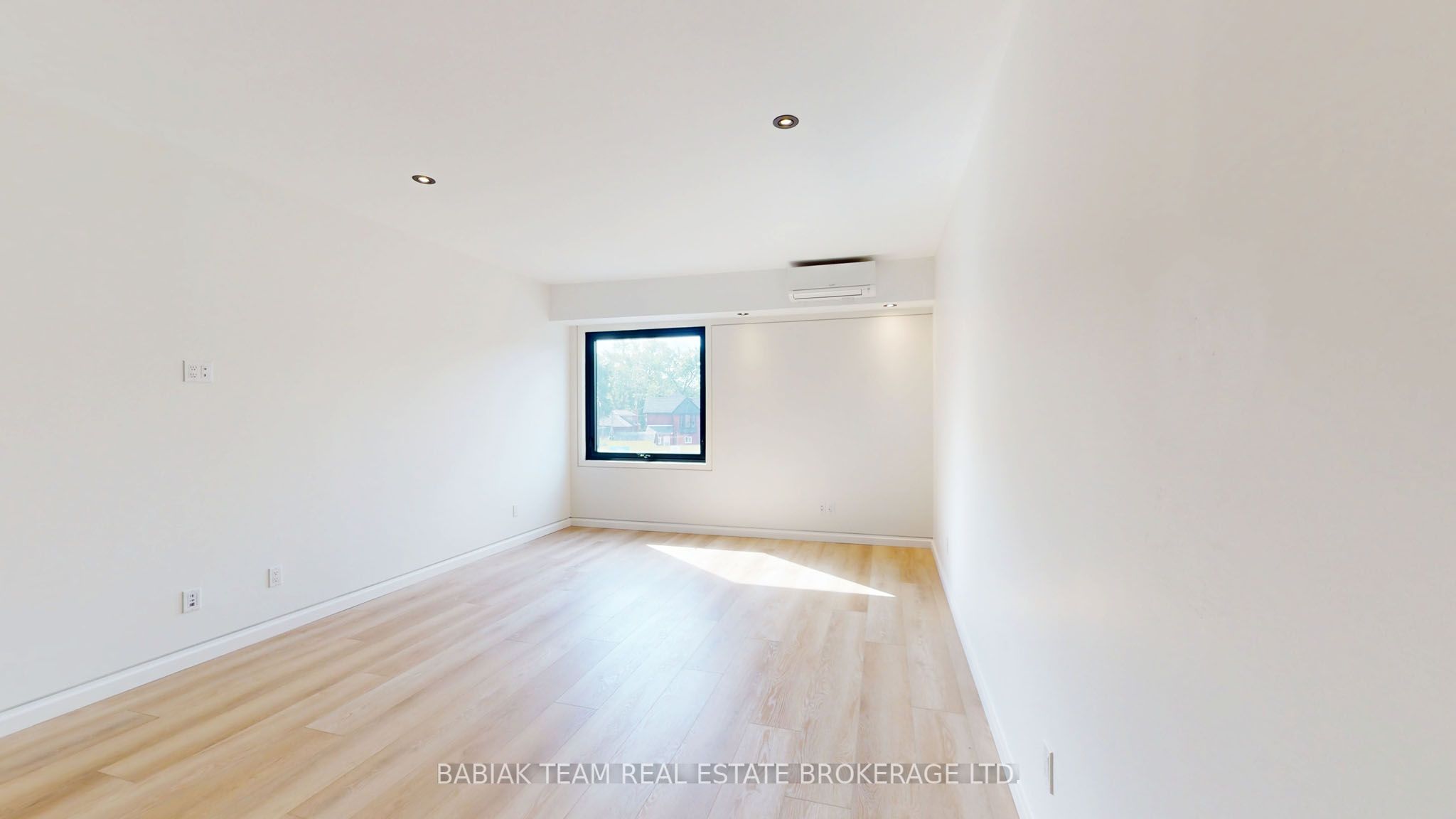 MLS #W12395336 image #10