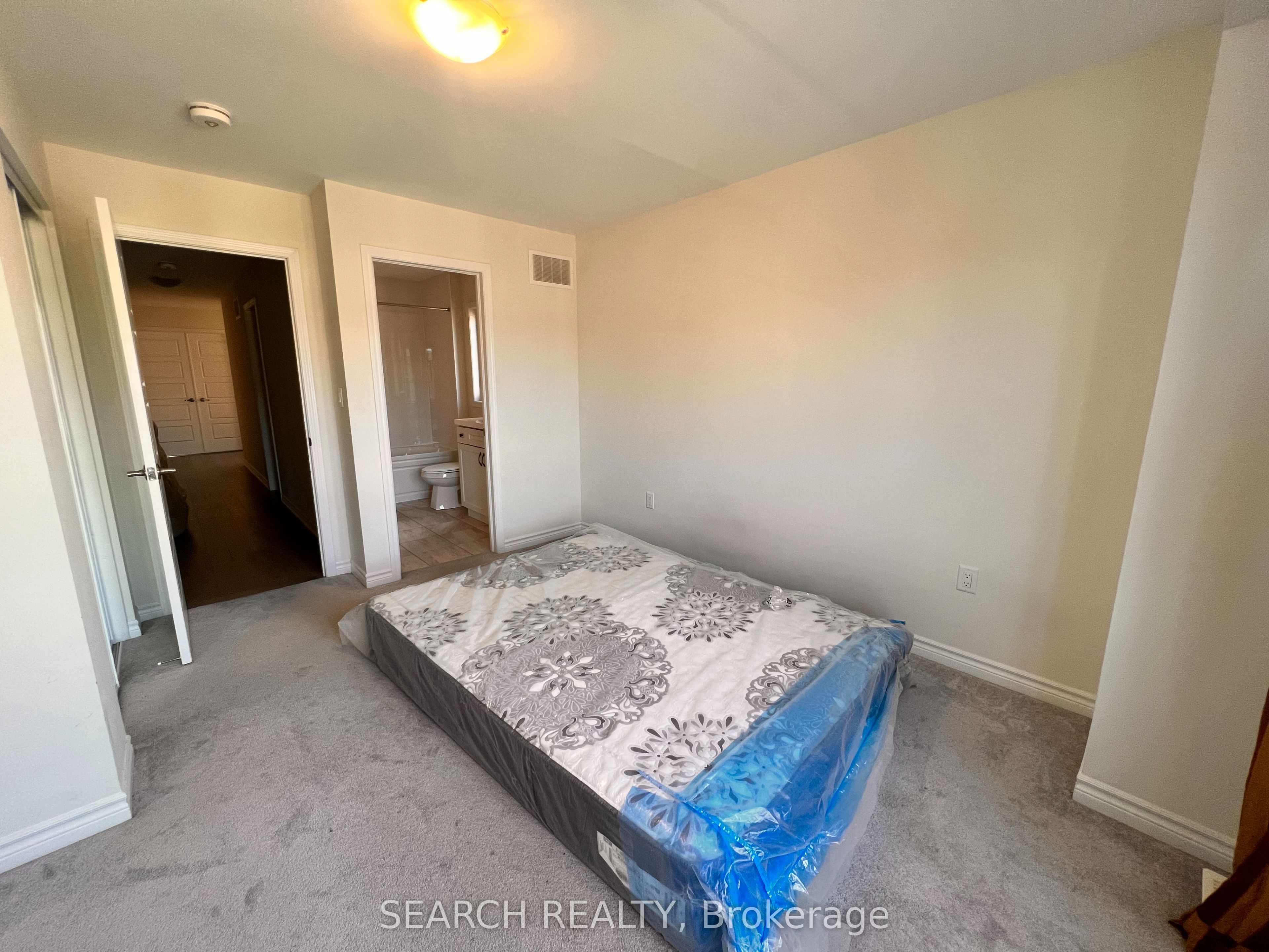 MLS #W12395781 image #1