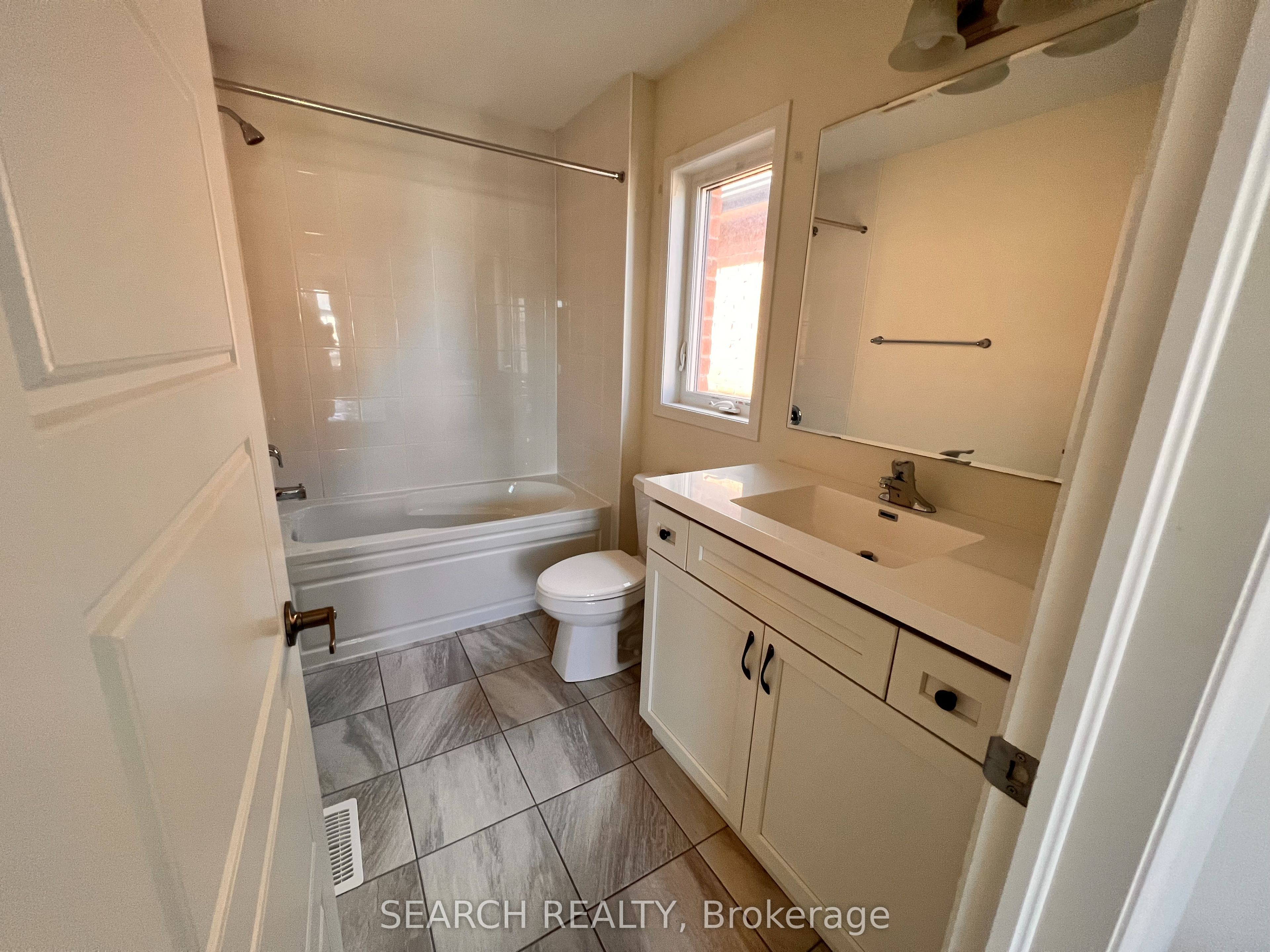 MLS #W12395781 image #2