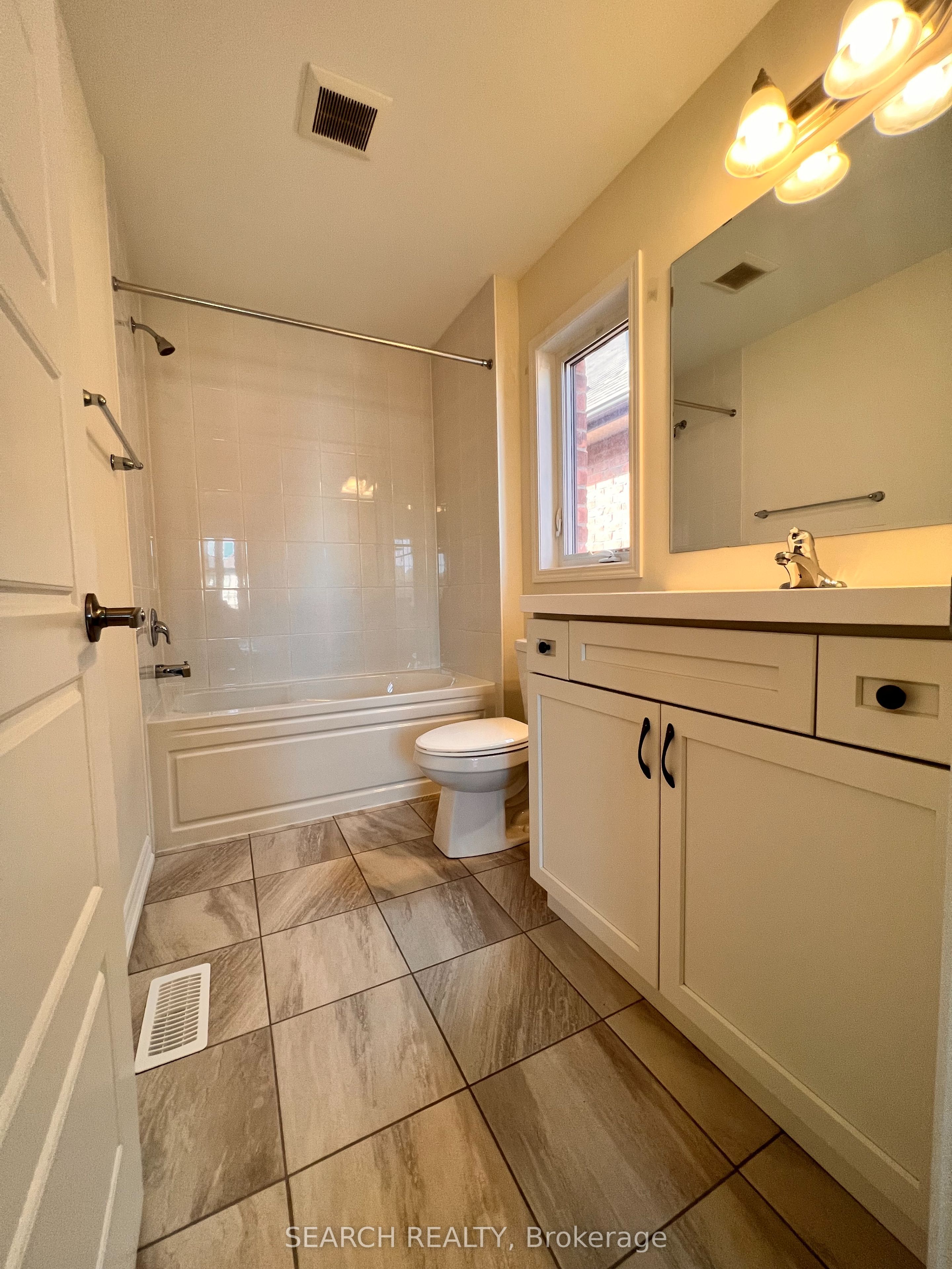 MLS #W12395781 image #6