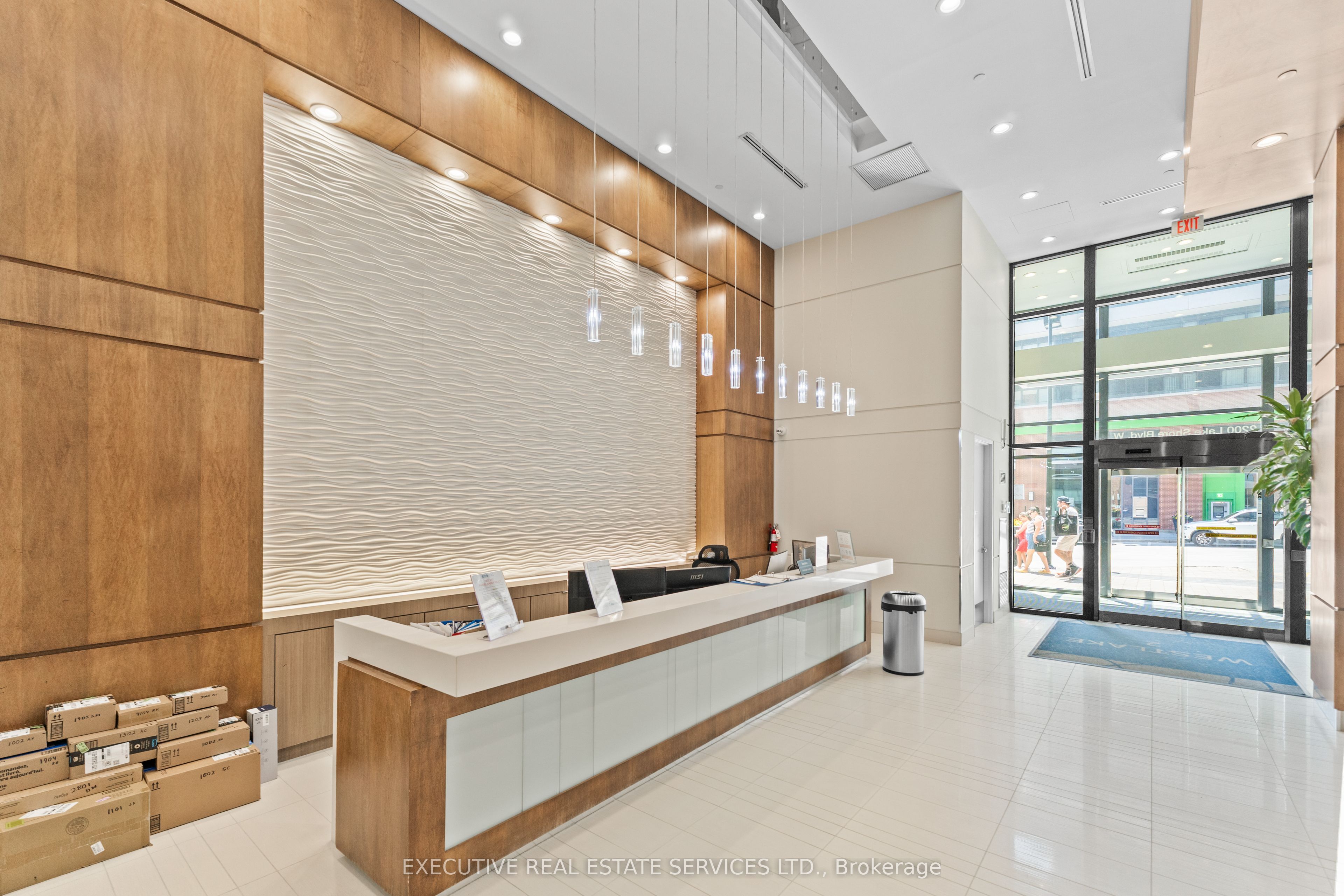 MLS #W12396069 image #16