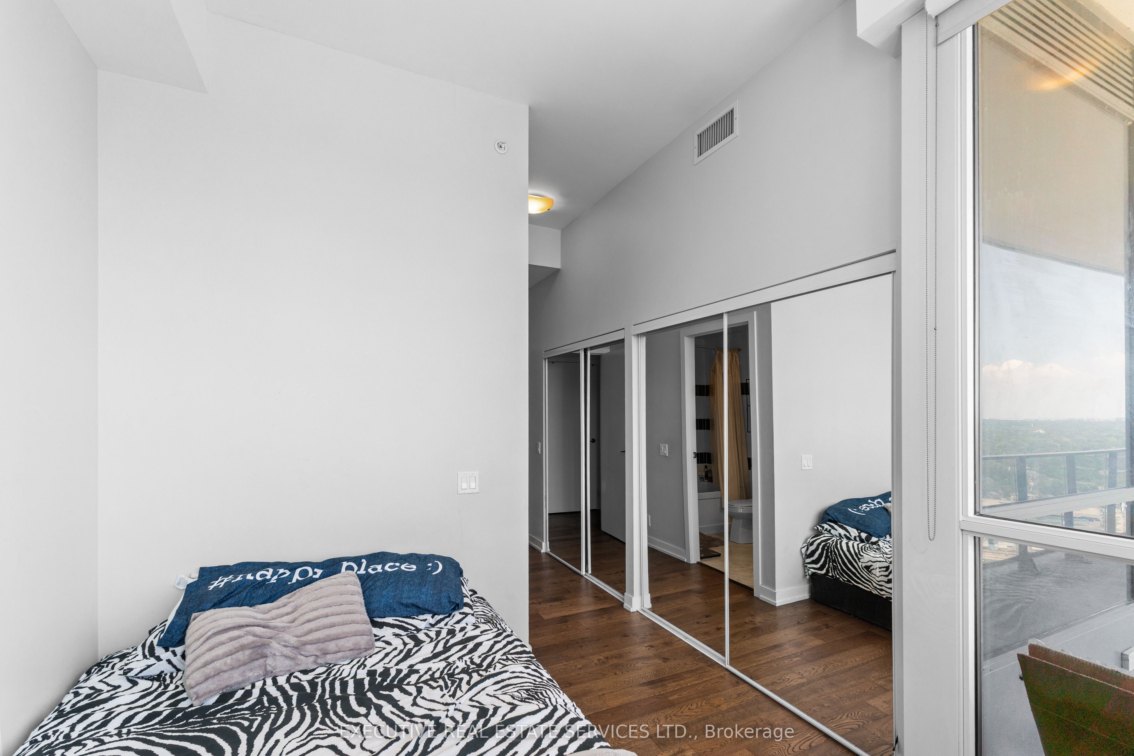 MLS #W12396069 image #32