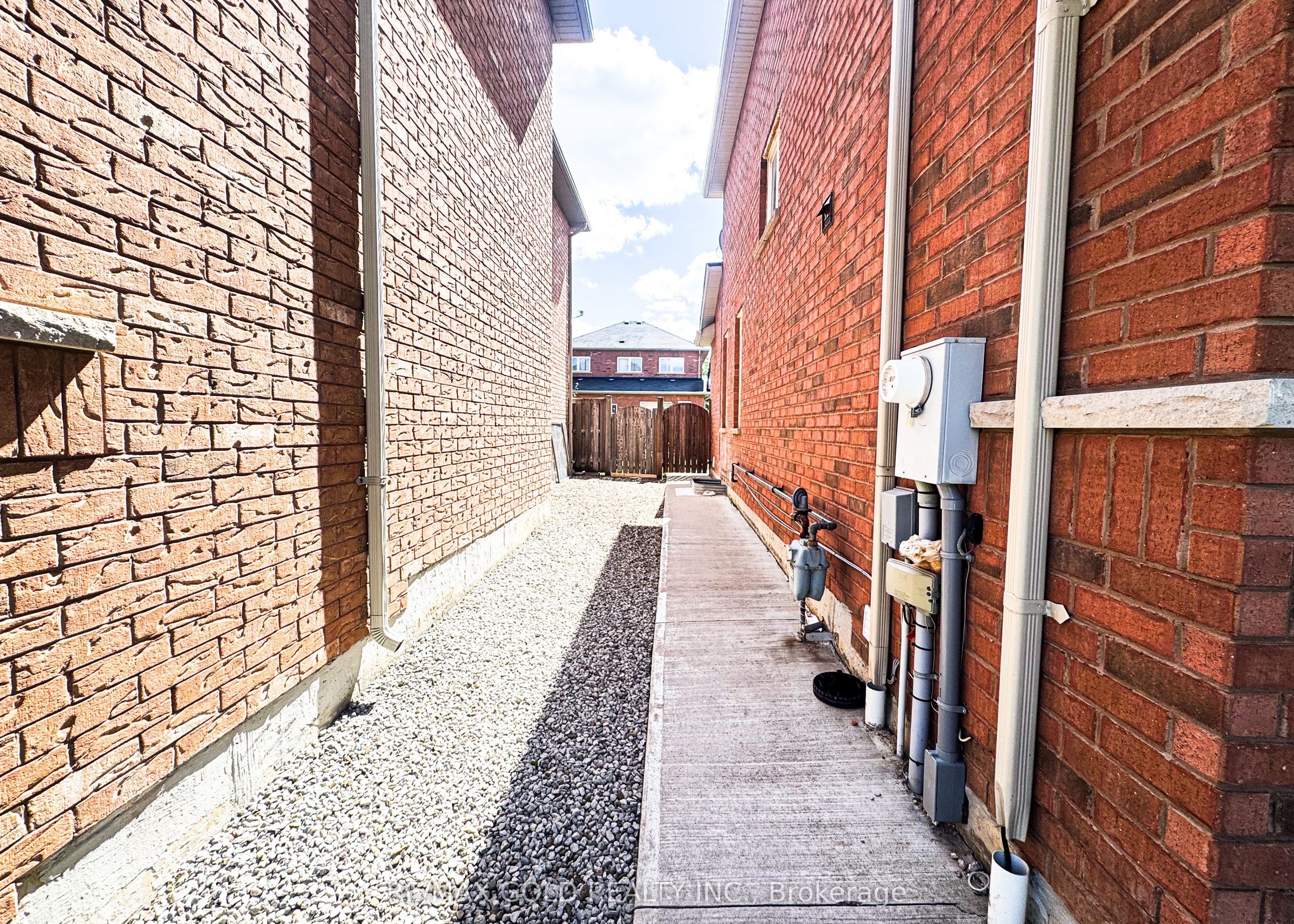 MLS #W12396279 image #9