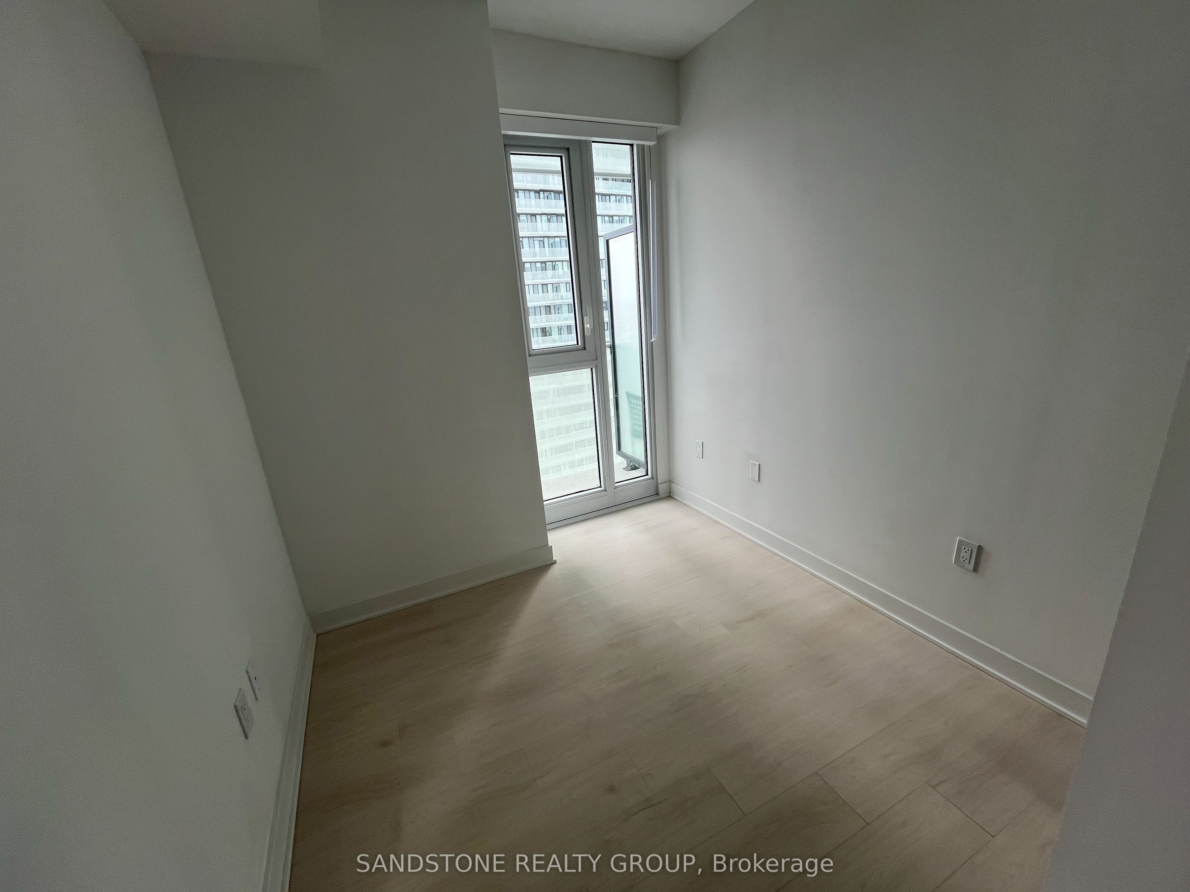 MLS #W12396625 image #8