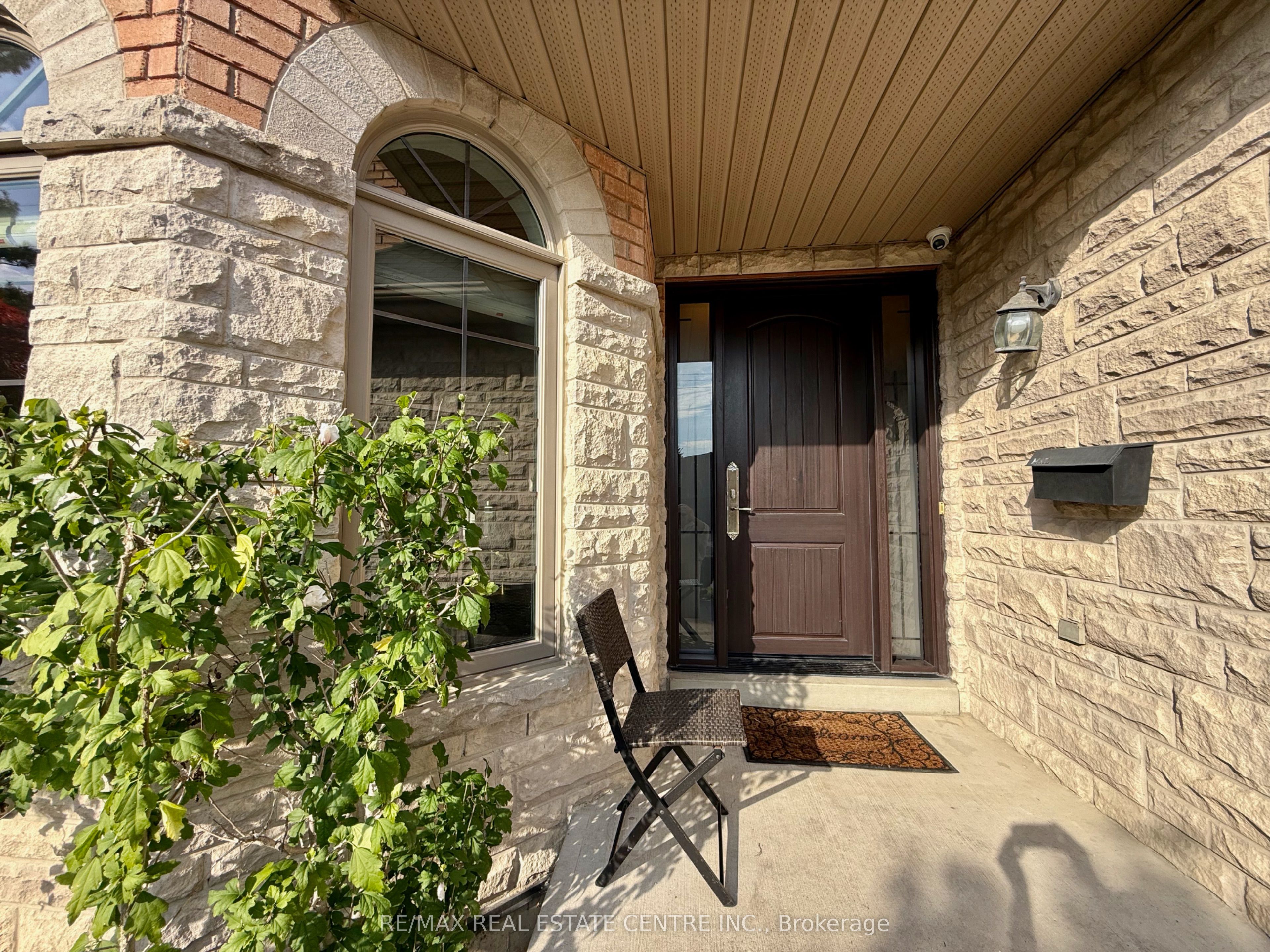 MLS #W12396962 image #2