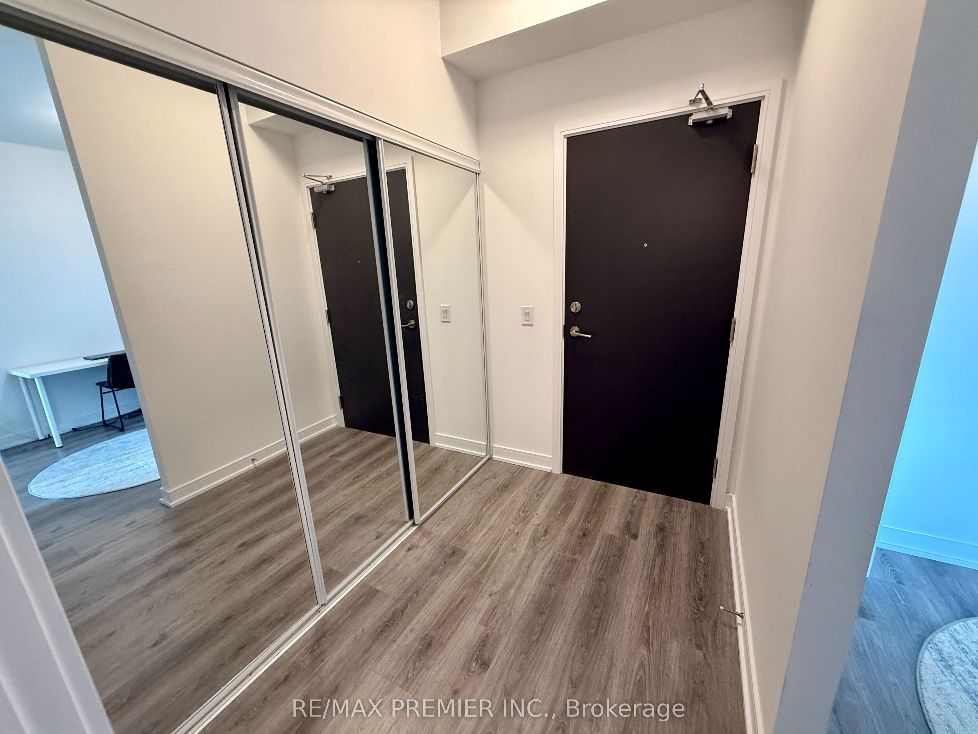 MLS #W12398901 image #3