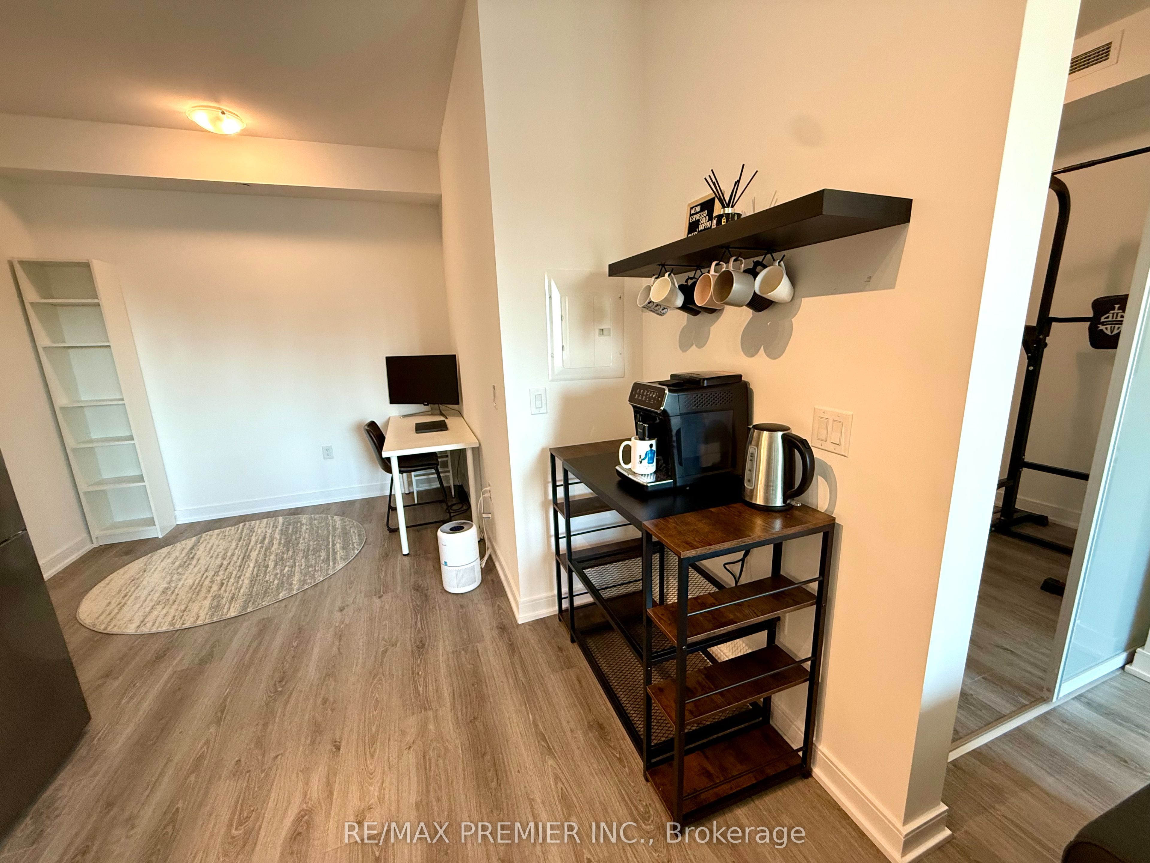 MLS #W12398901 image #8