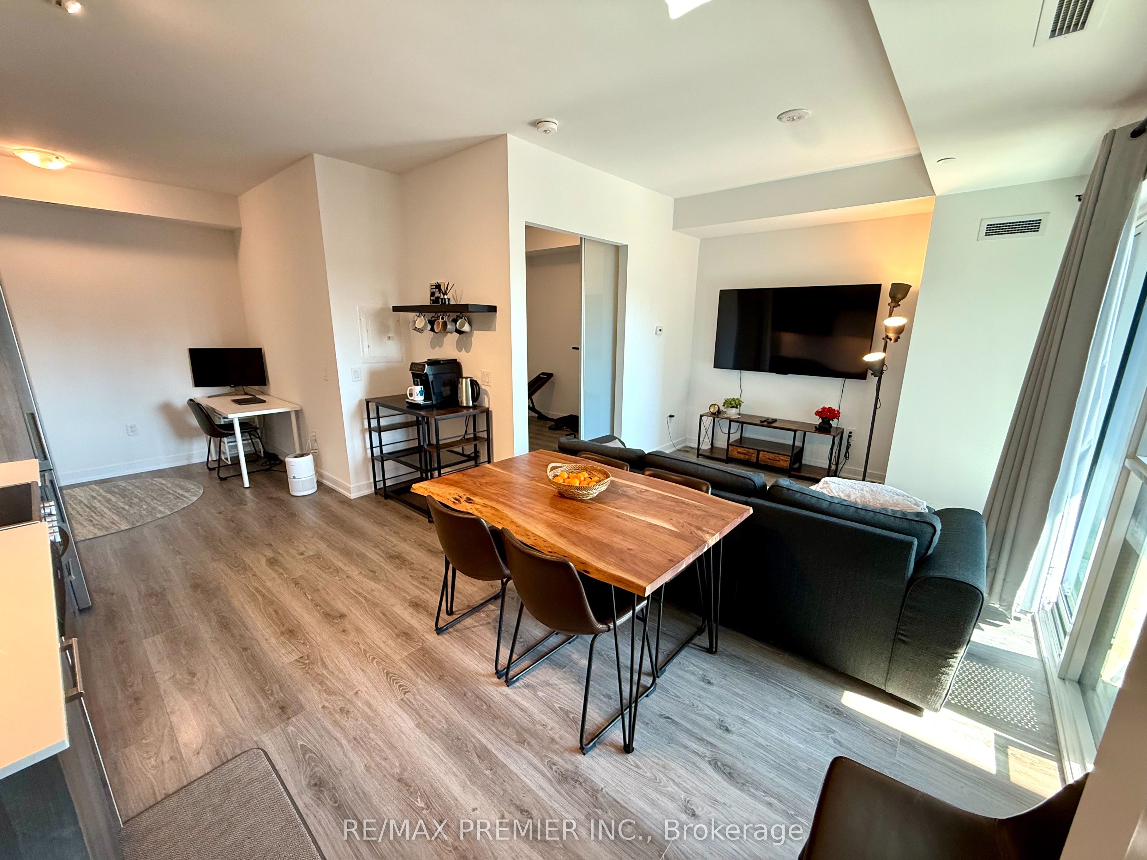 MLS #W12398901 image #9