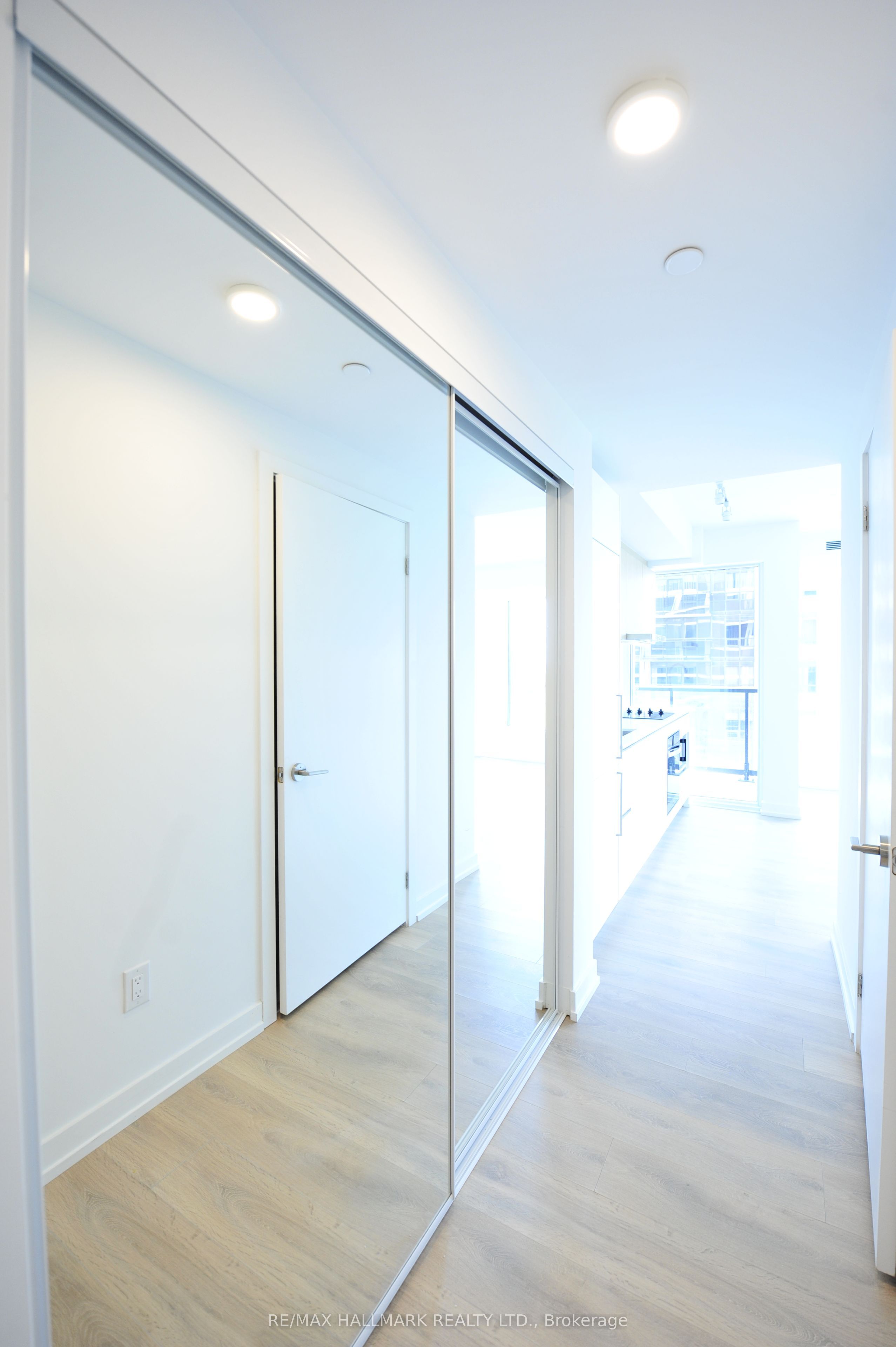 MLS #W12399002 image #11