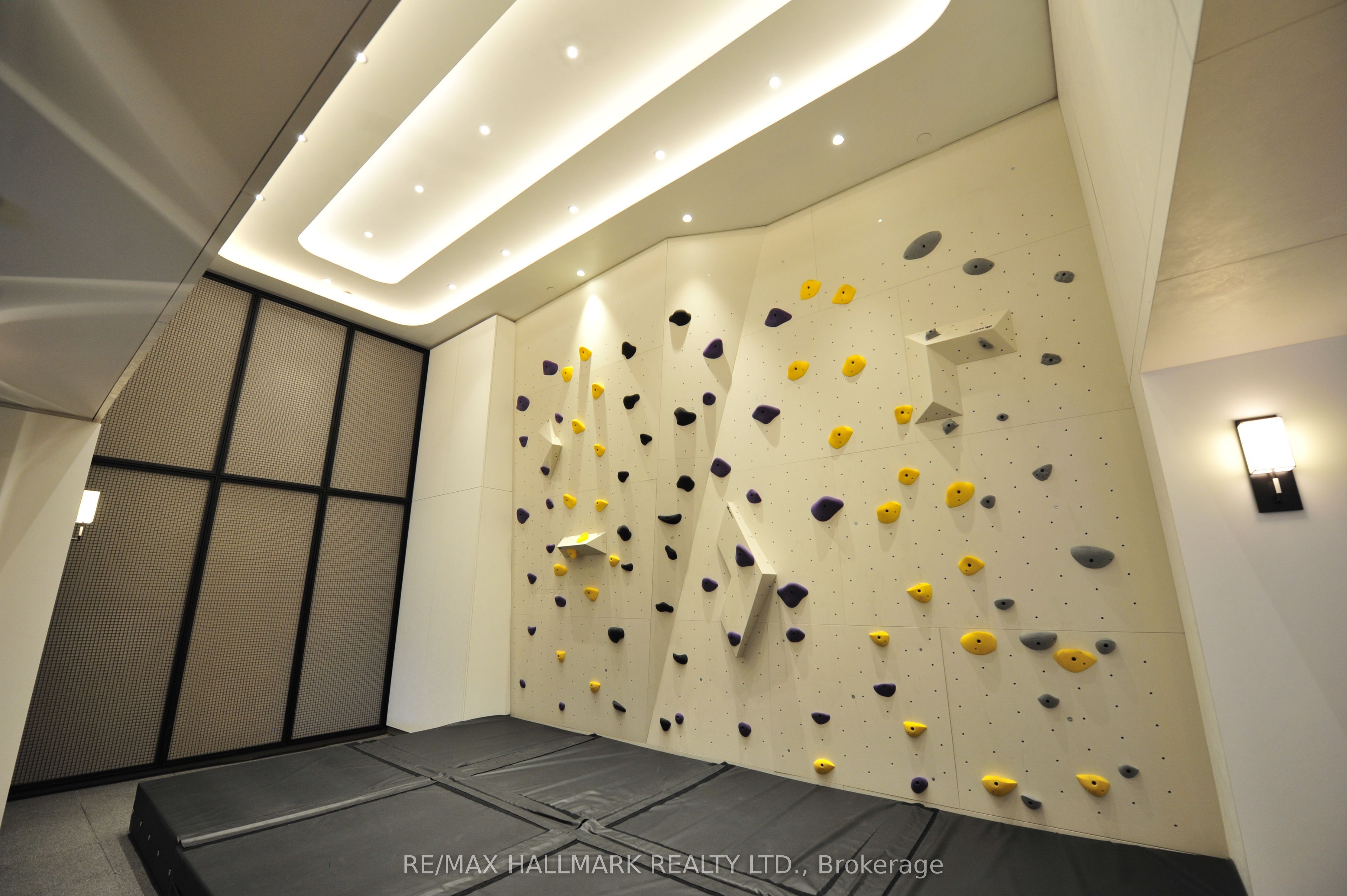 MLS #W12399002 image #6