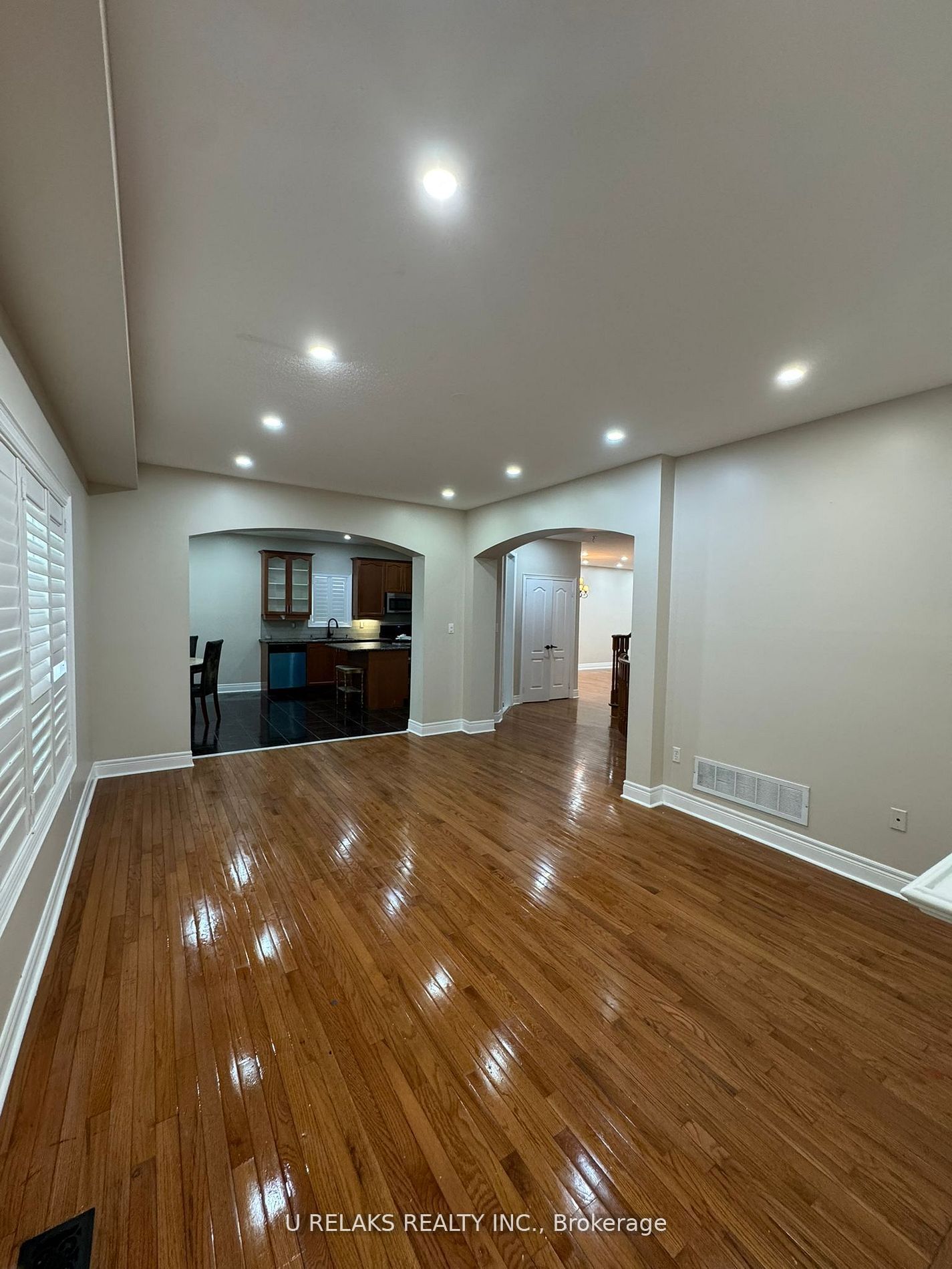 MLS #W12399377 image #14