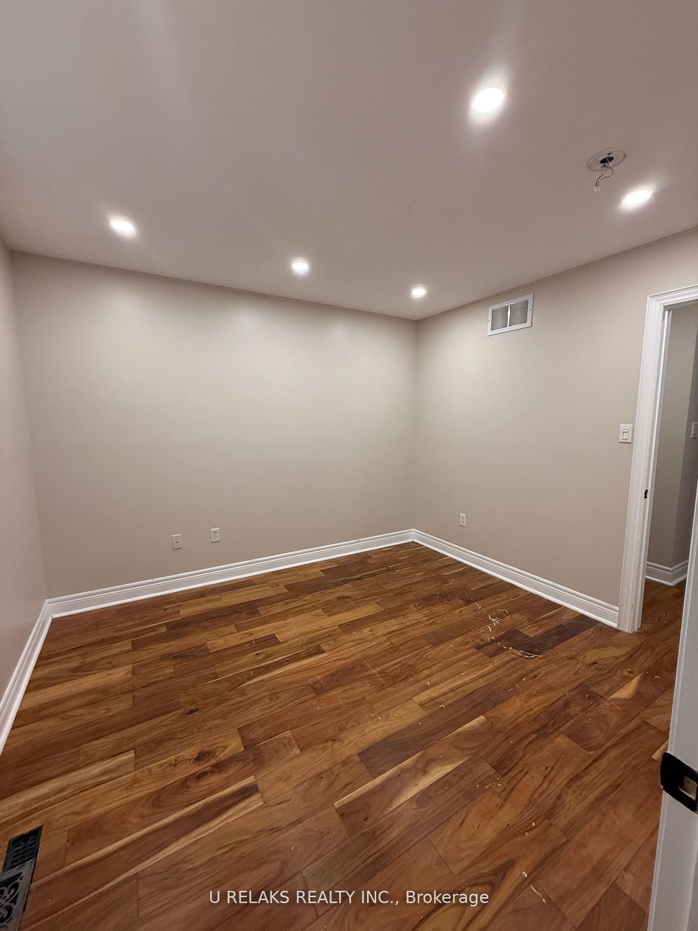 MLS #W12399377 image #16