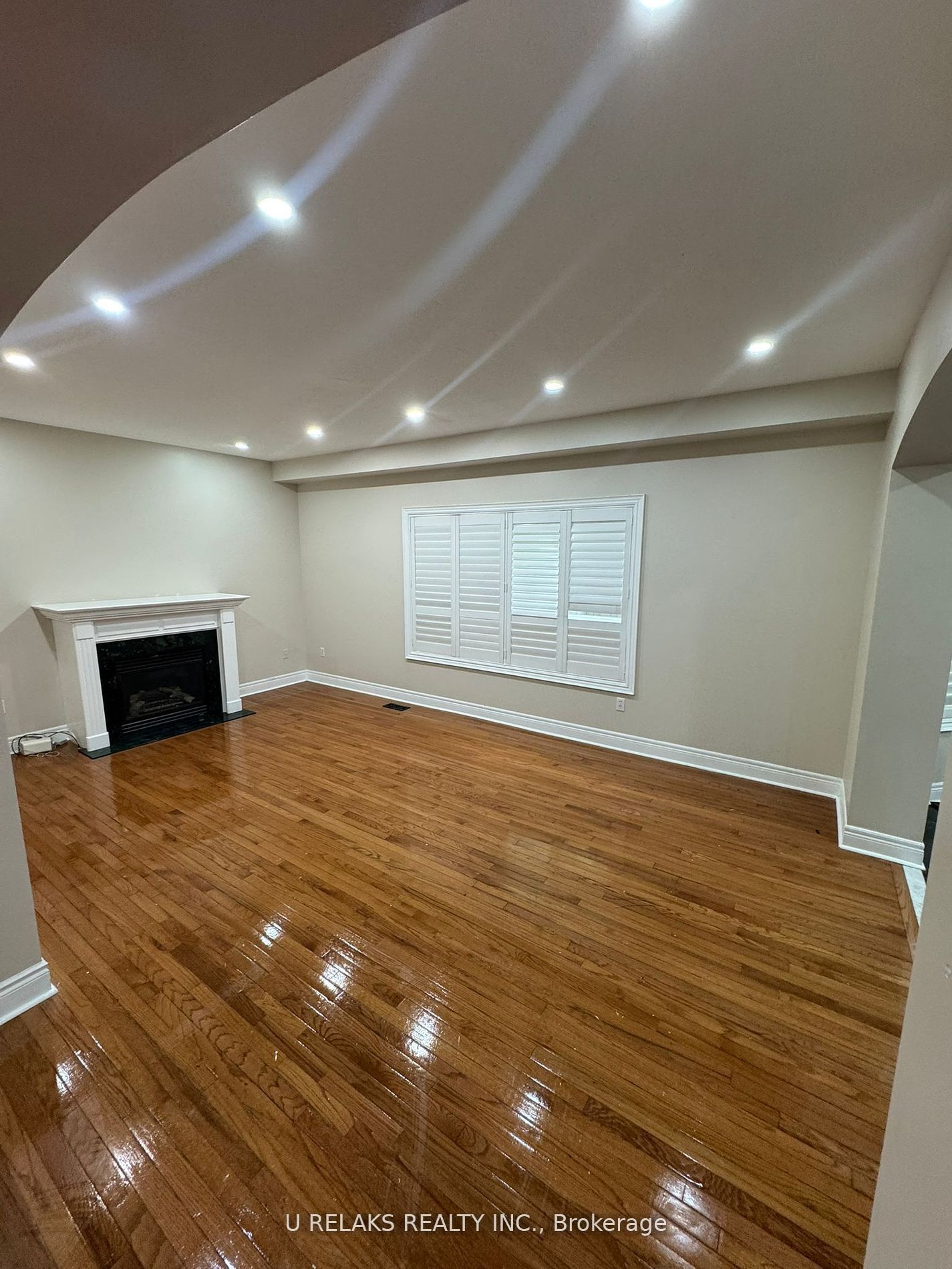 MLS #W12399377 image #2