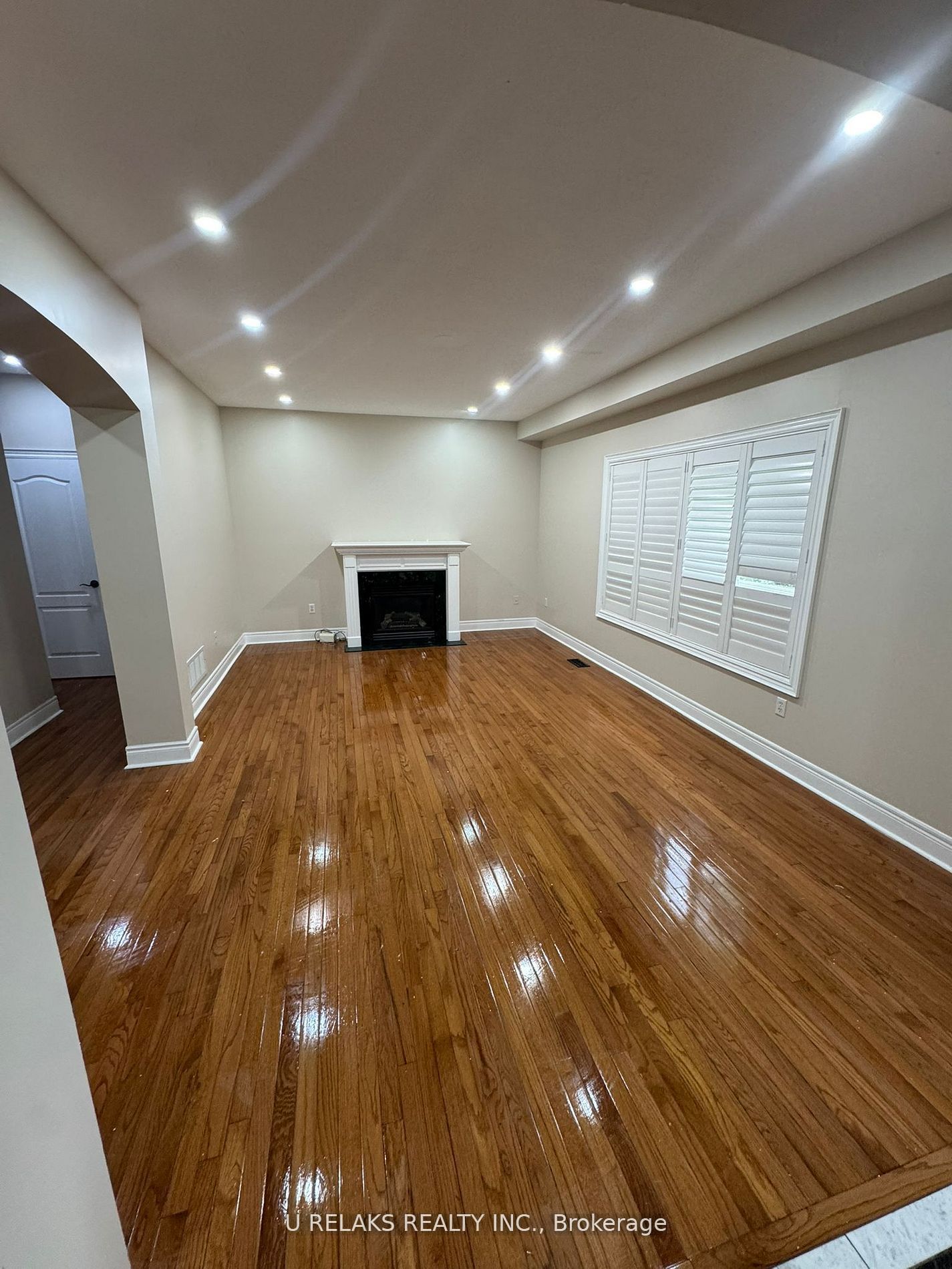 MLS #W12399377 image #23