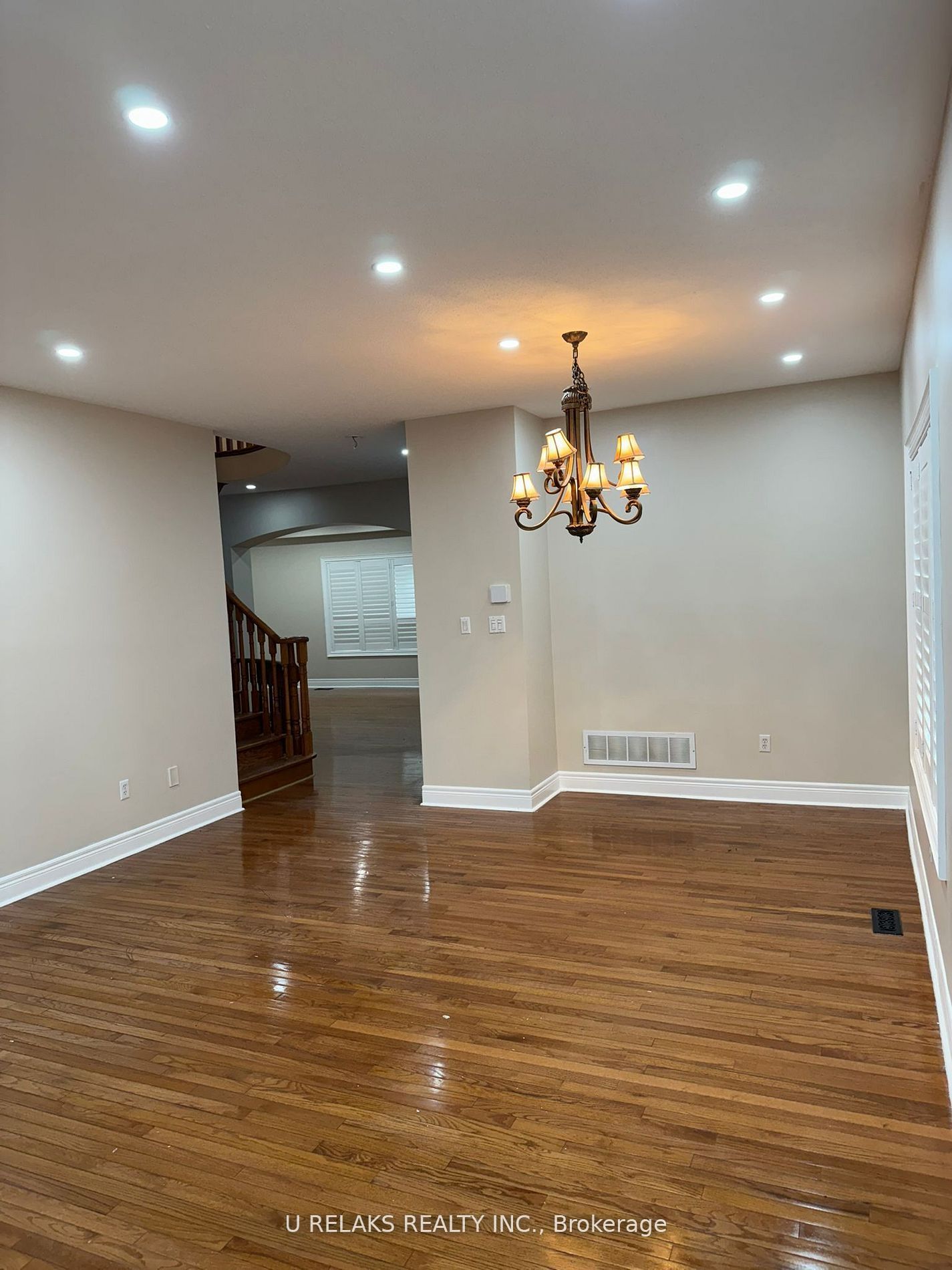 MLS #W12399377 image #32