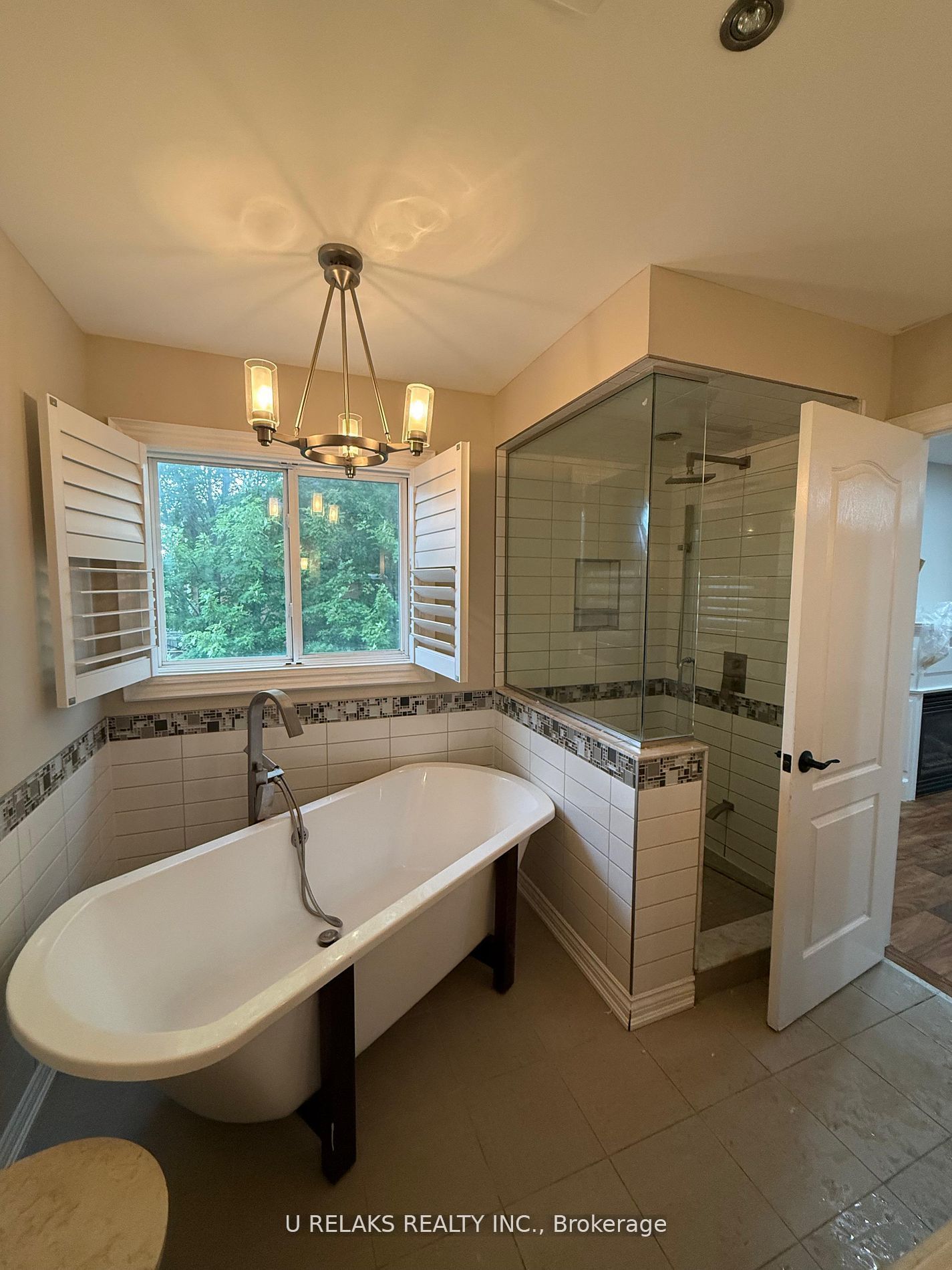 MLS #W12399377 image #8