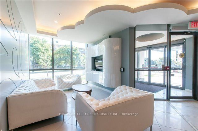 MLS #W12399429 image #2