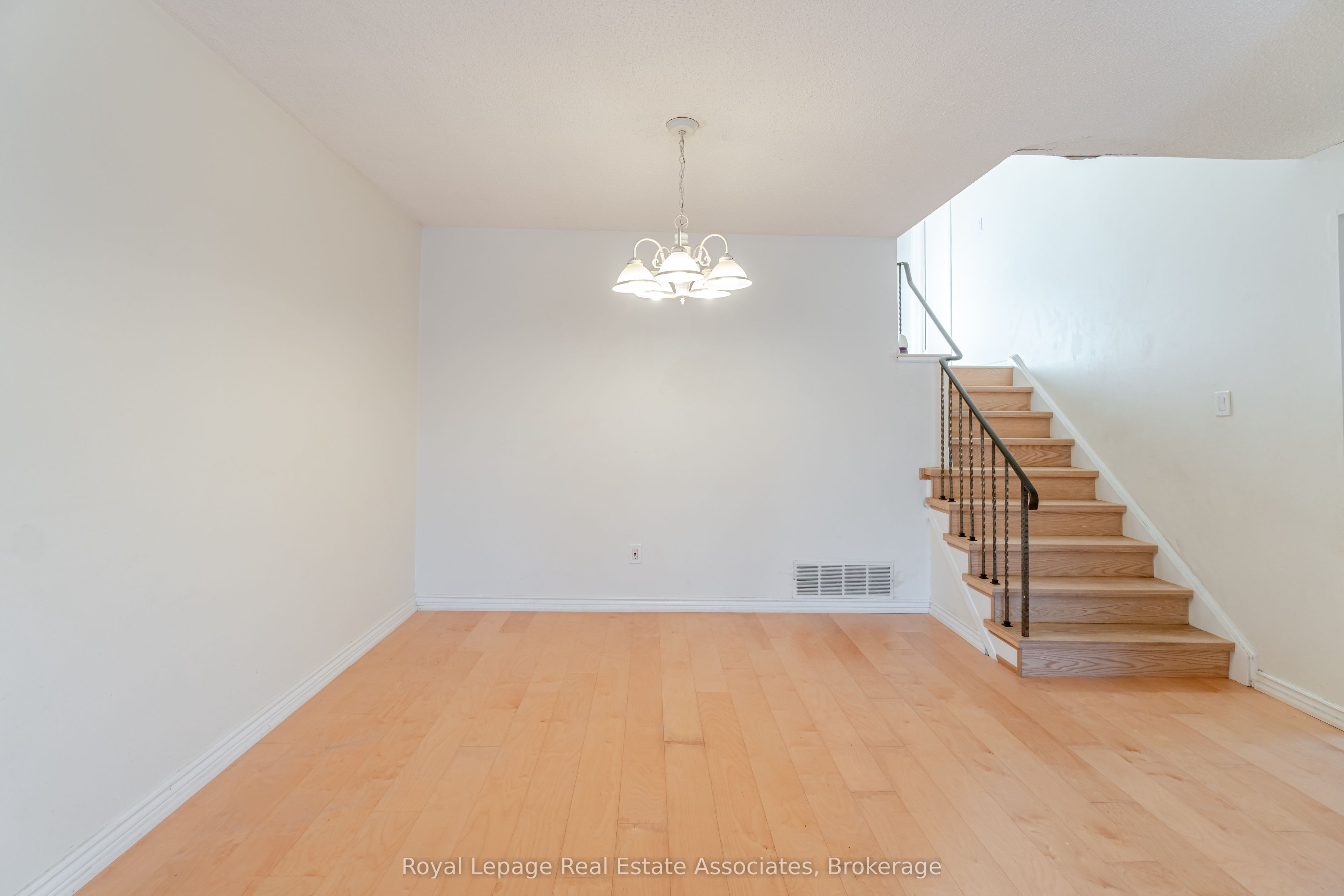 MLS #W12399637 image #11