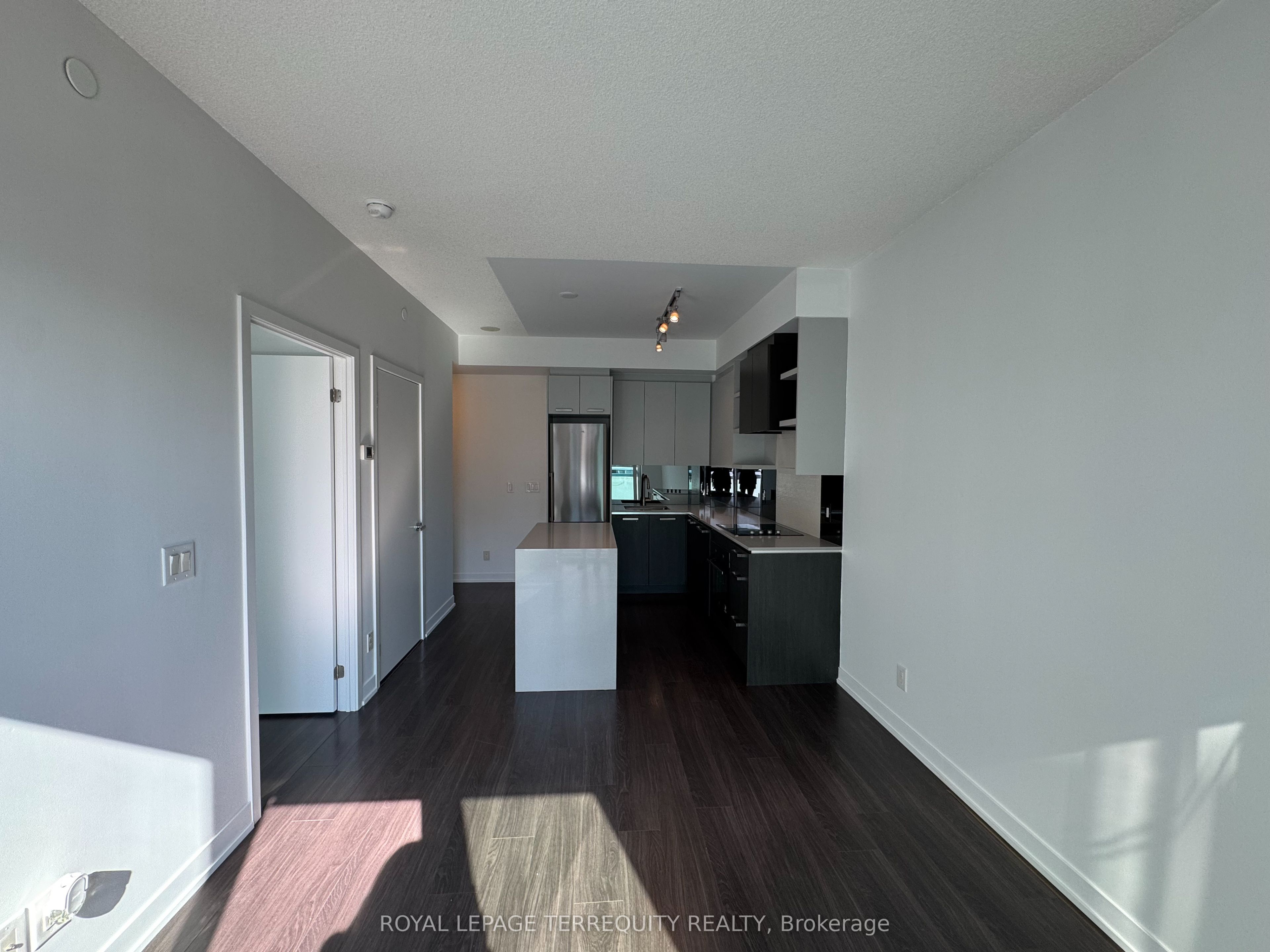 MLS #W12400028 image #2