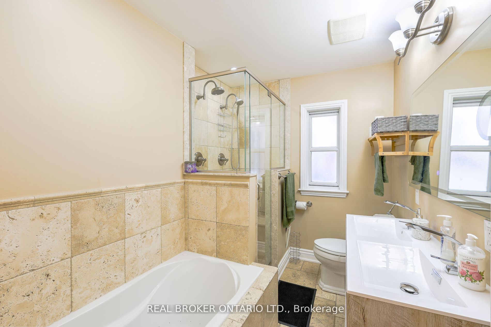 MLS #W12400139 image #21