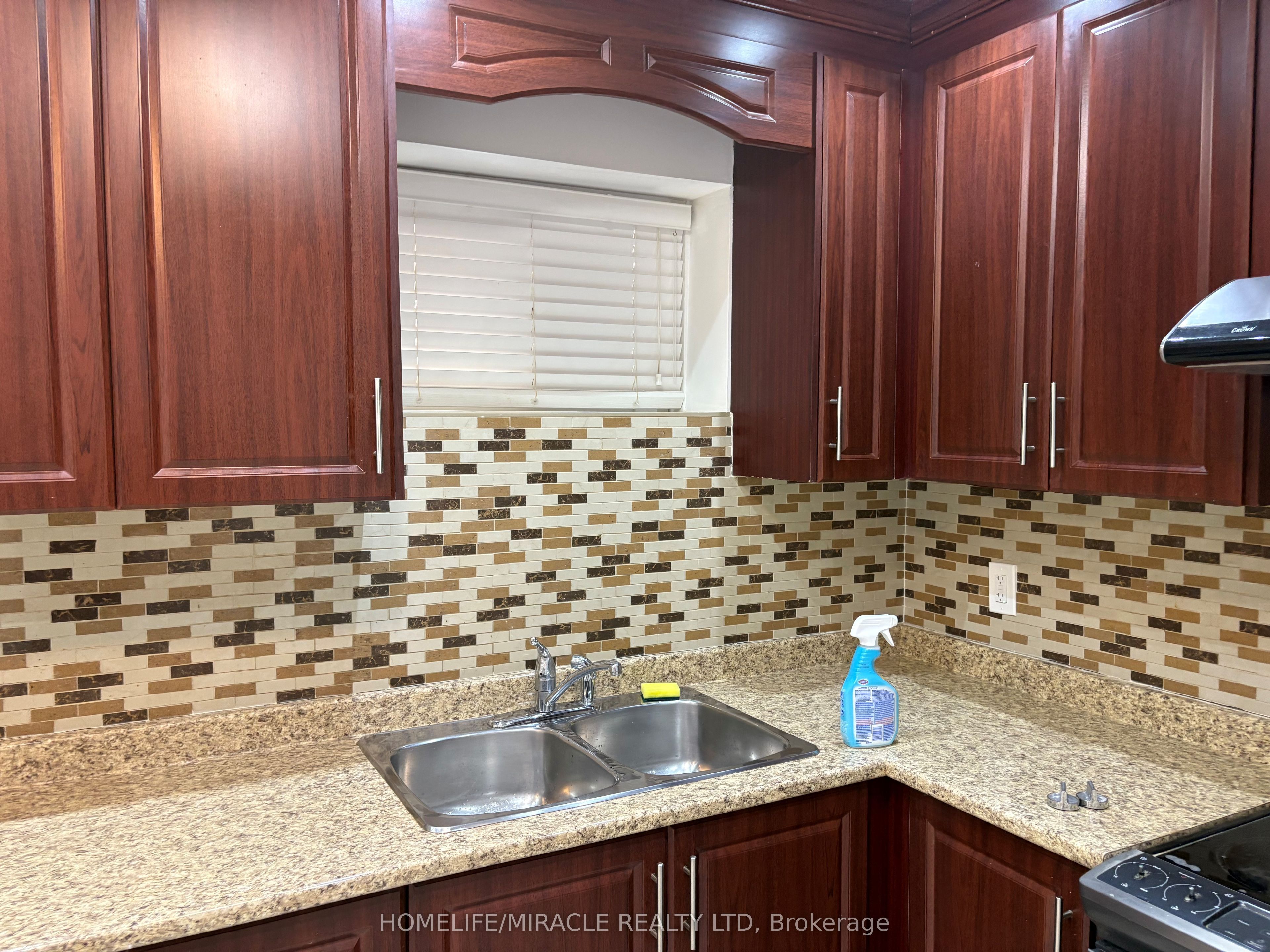 MLS #W12400149 image #2