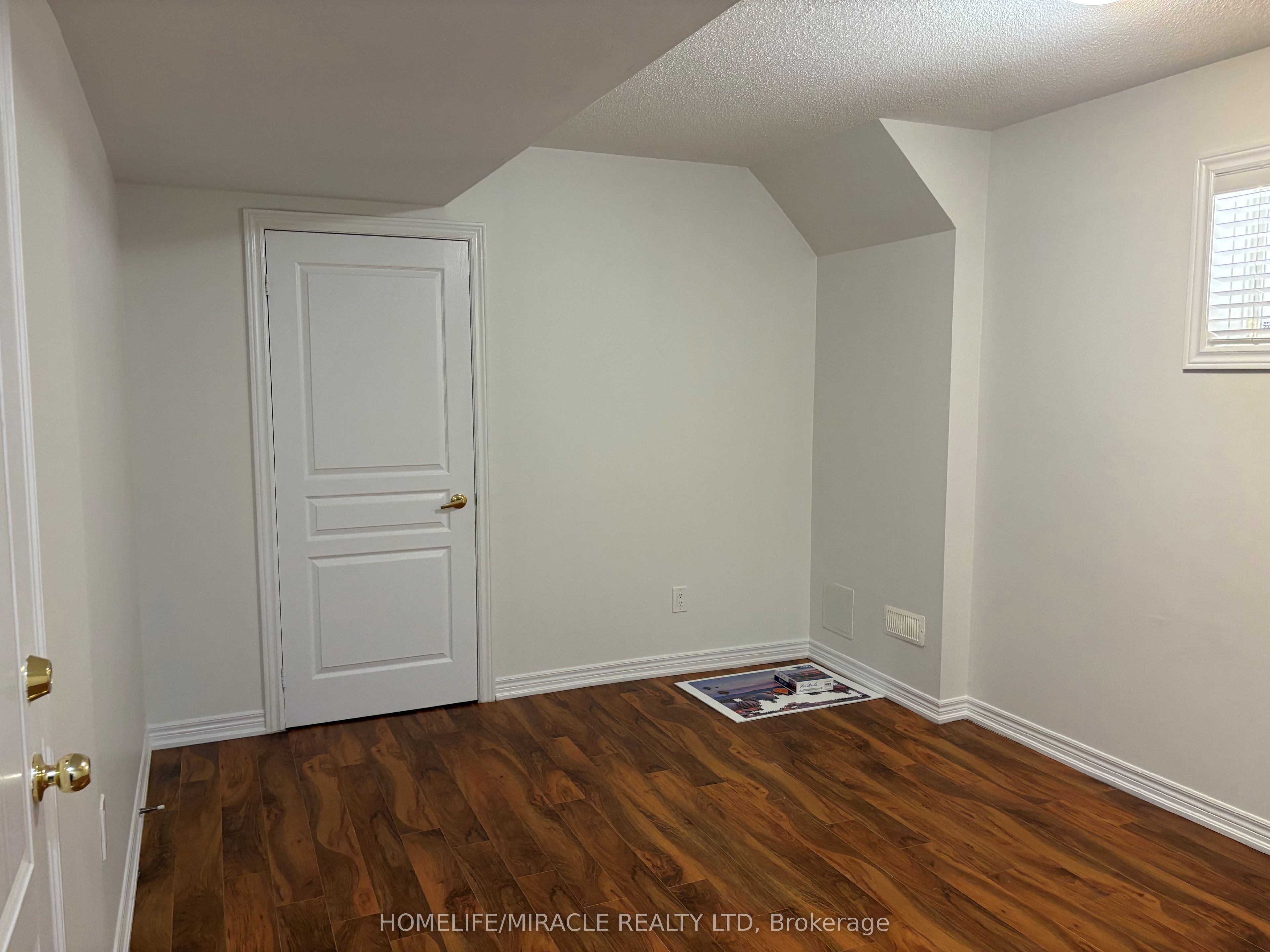 MLS #W12400149 image #5