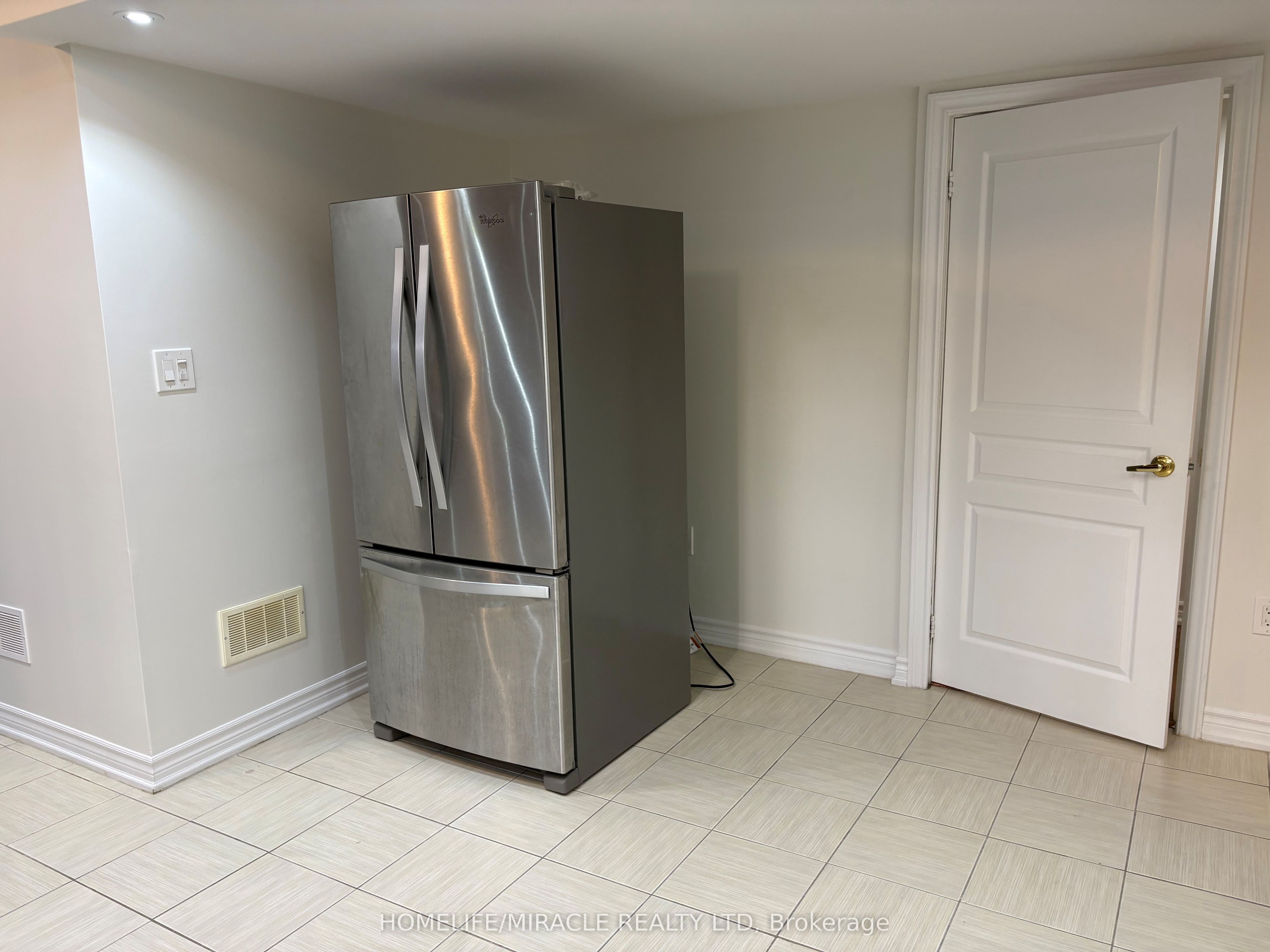 MLS #W12400149 image #7