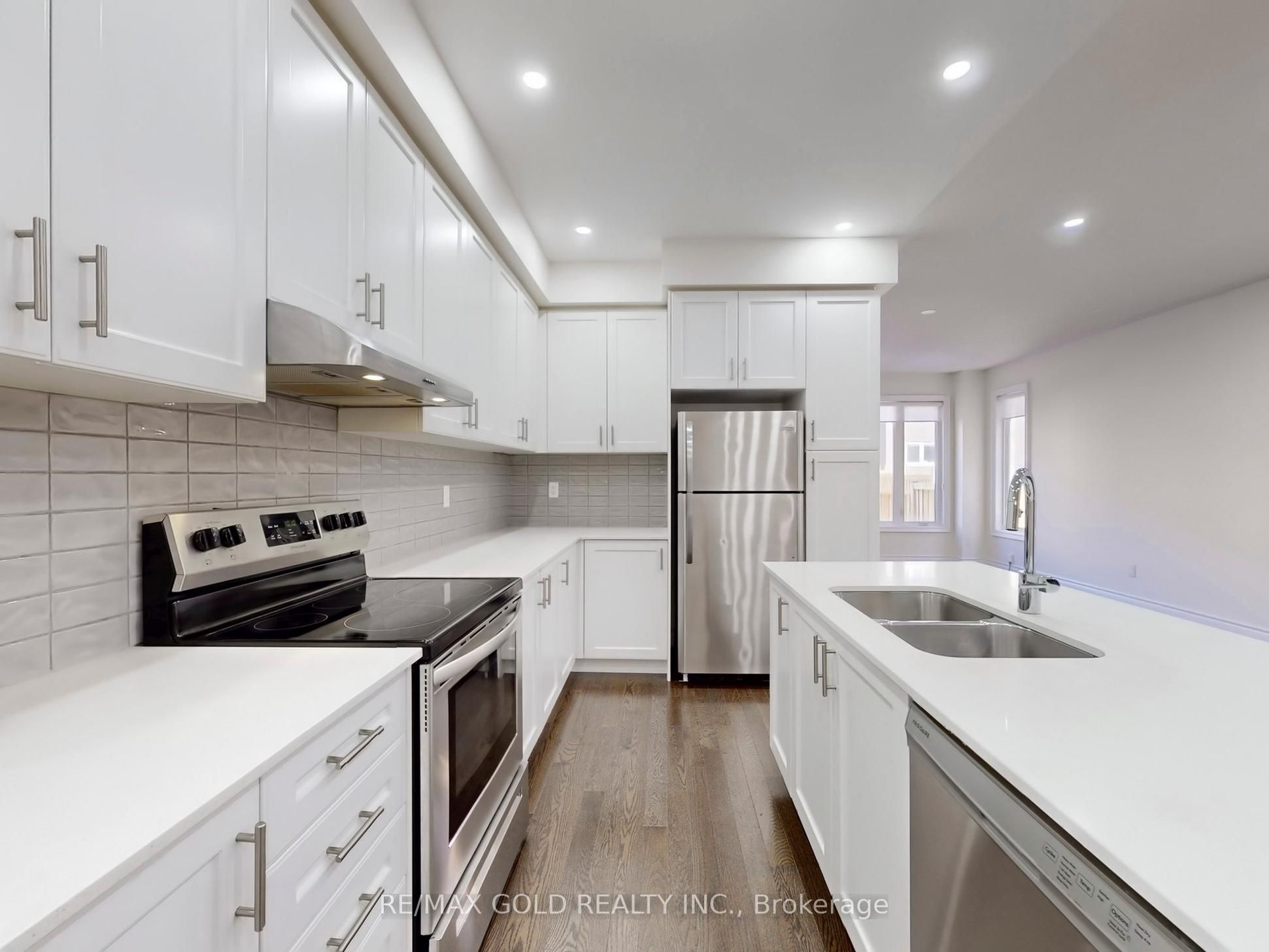 MLS #W12400291 image #10