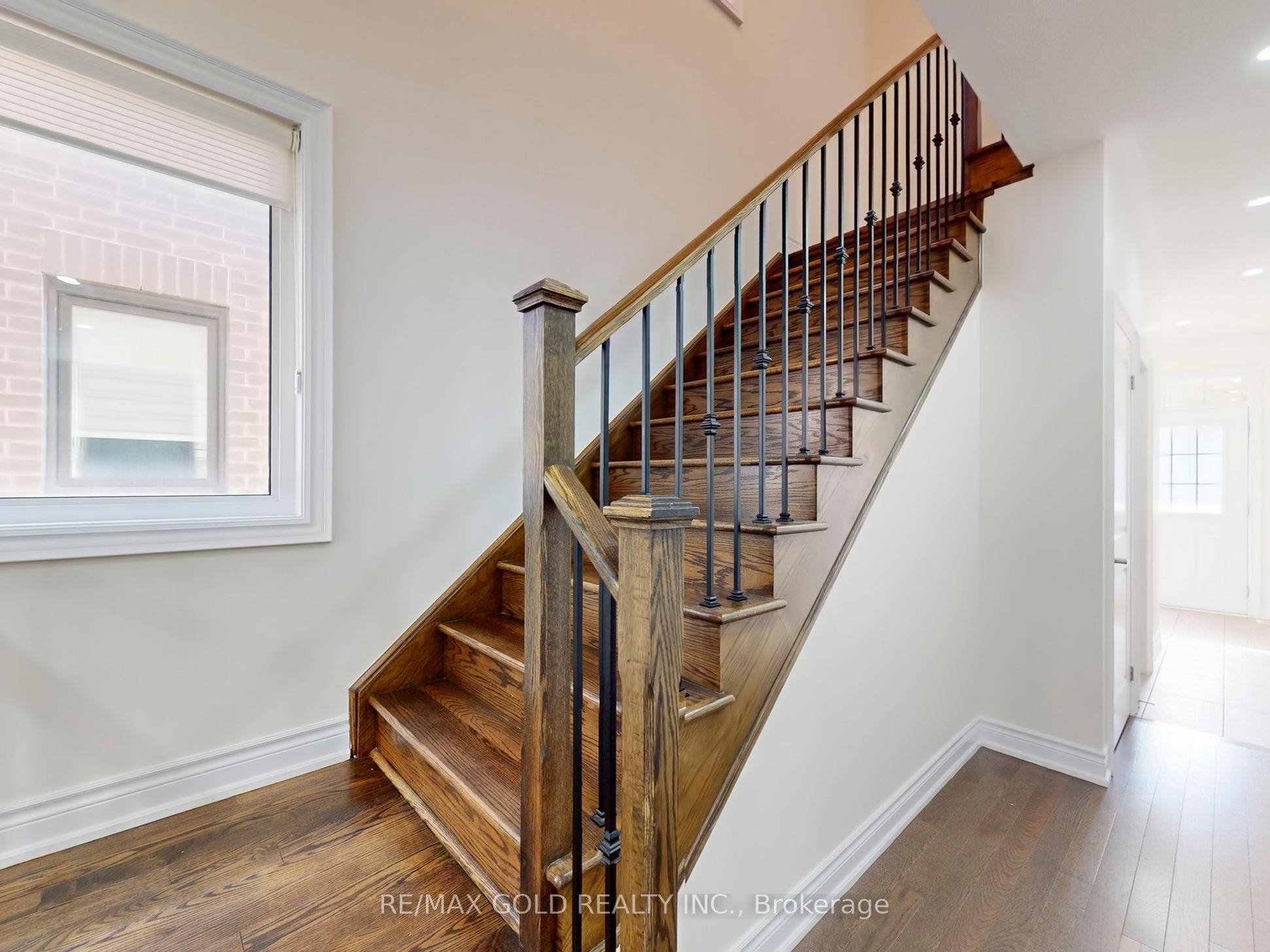 MLS #W12400291 image #16