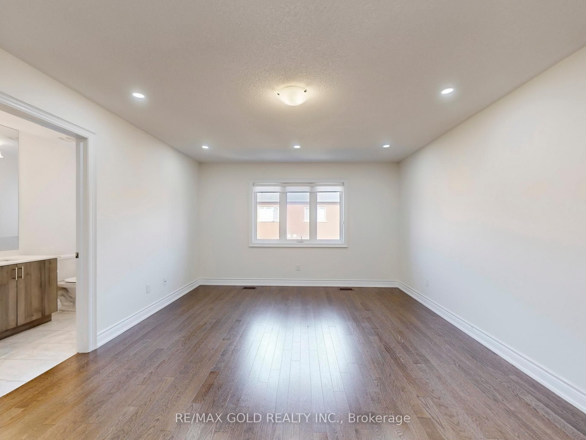 MLS #W12400291 image #19