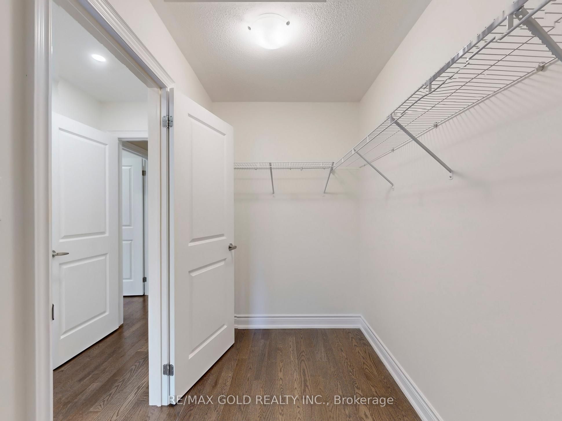 MLS #W12400291 image #23