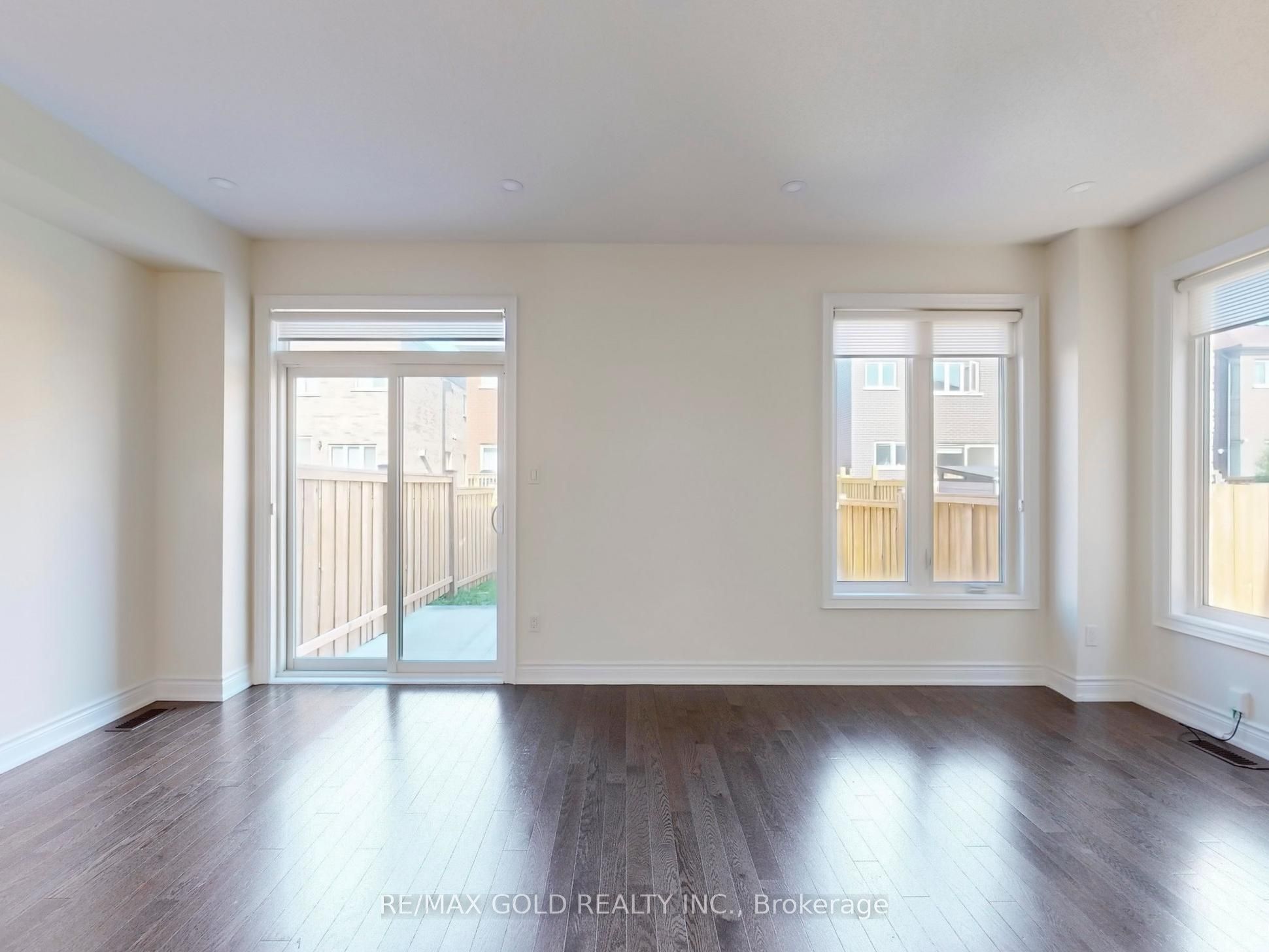 MLS #W12400291 image #3