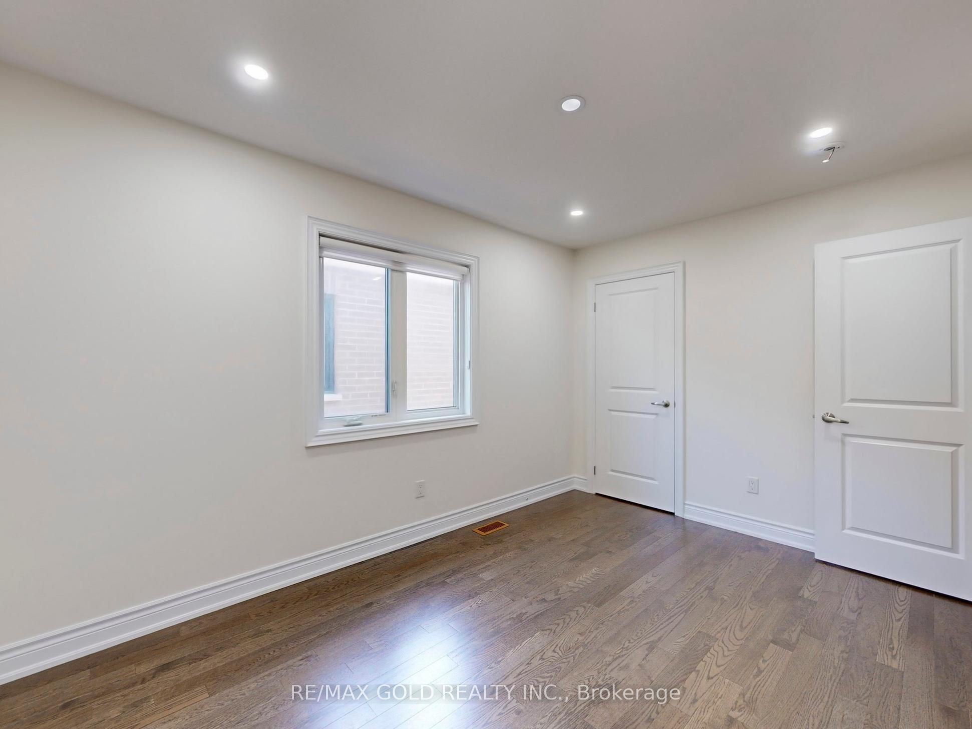 MLS #W12400291 image #32