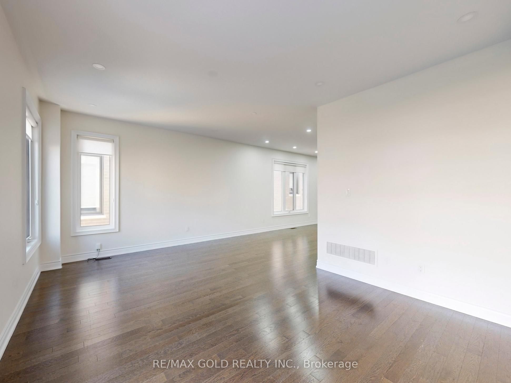 MLS #W12400291 image #5