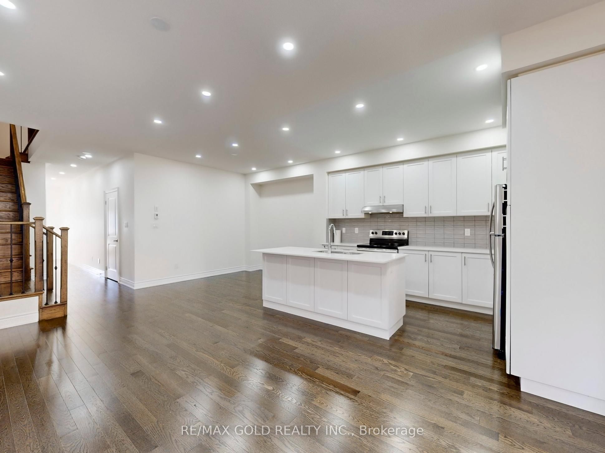 MLS #W12400291 image #9