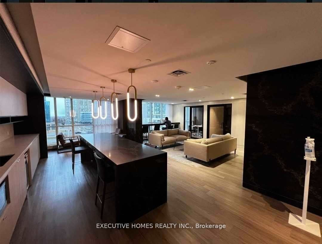 MLS #W12400458 image #4