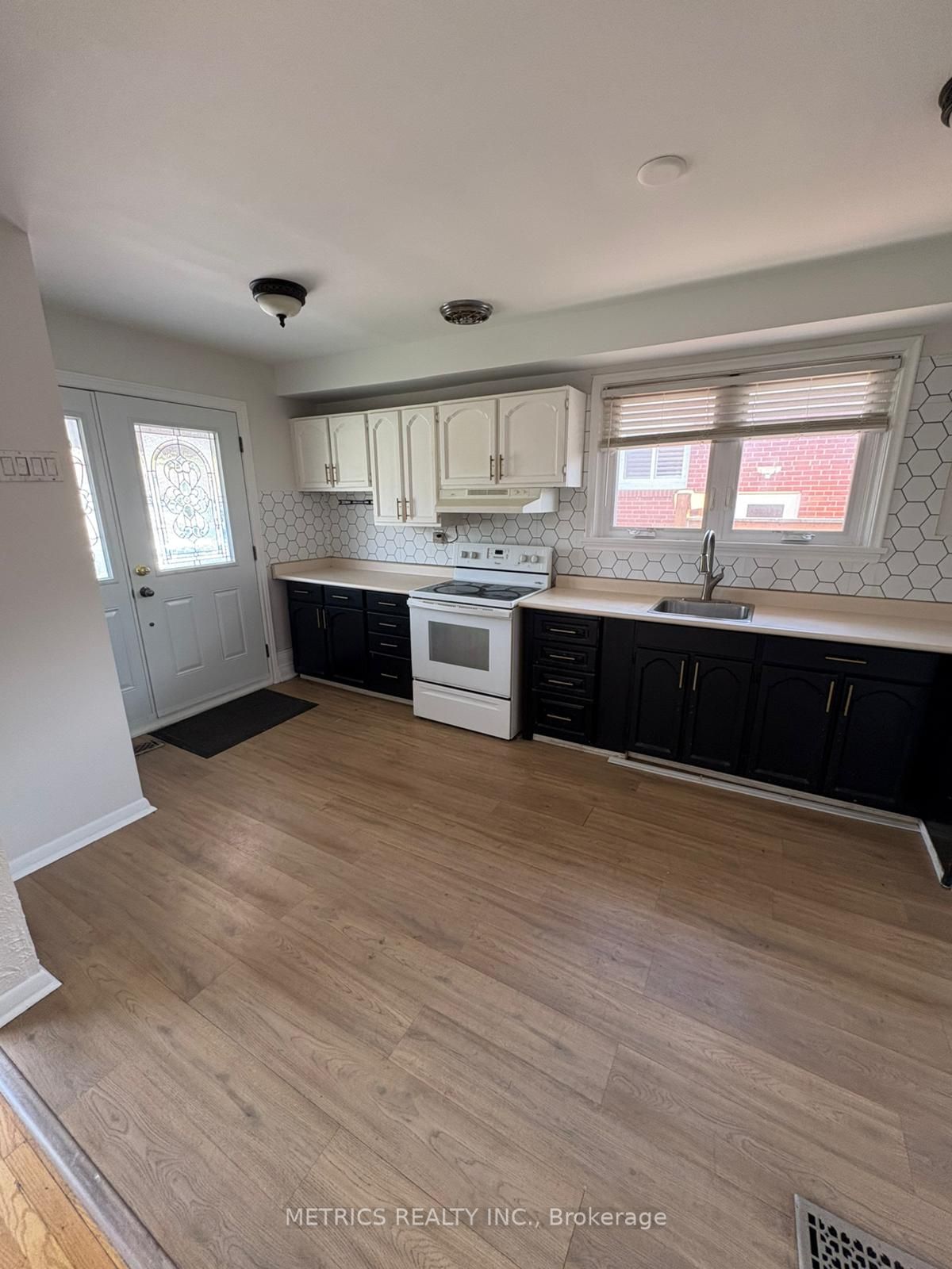 MLS #W12371028 image #3