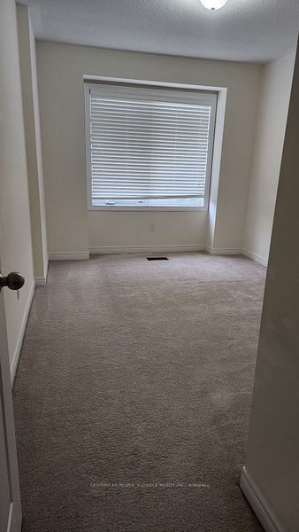 MLS #W12400559 image #8